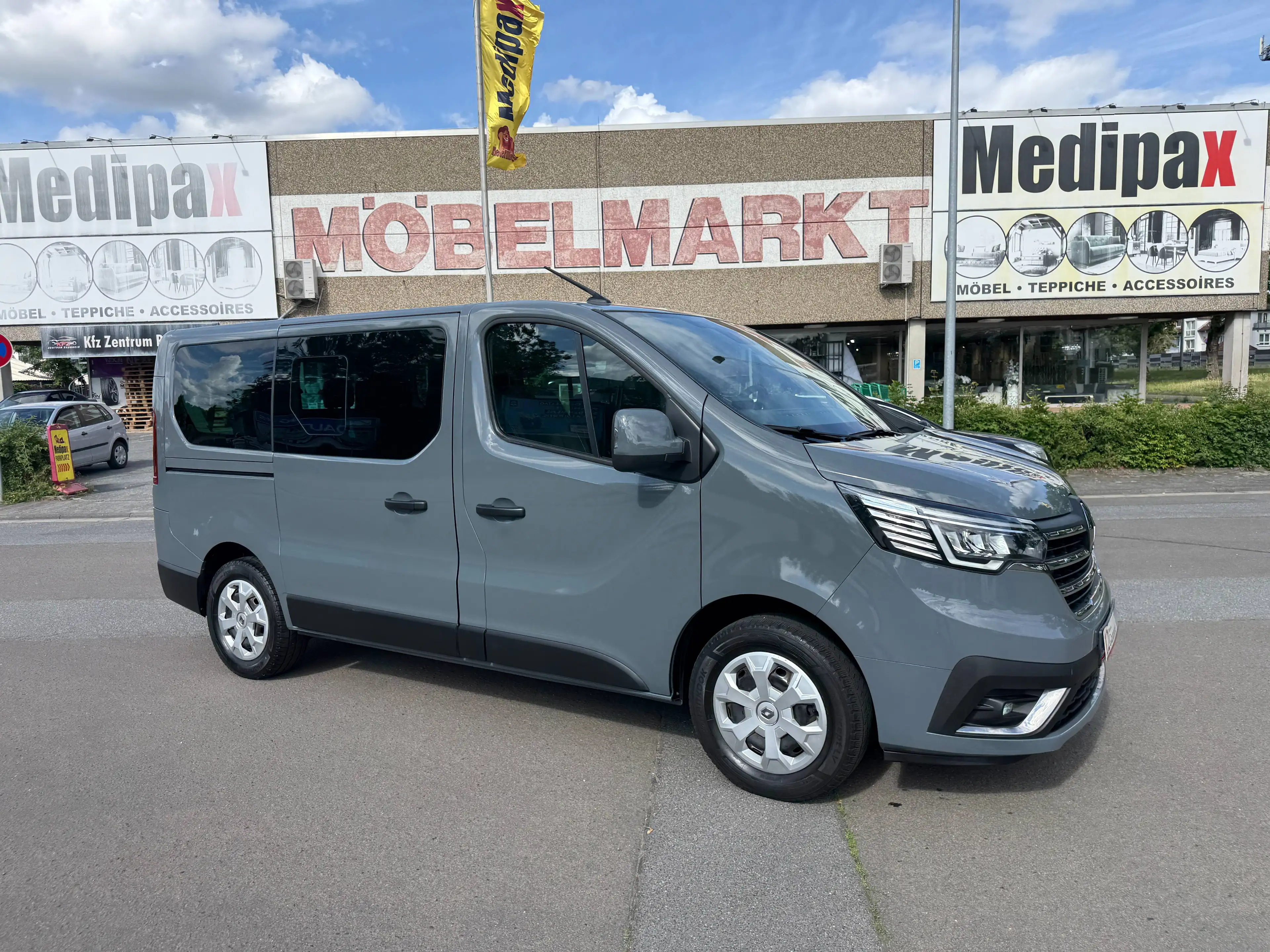 Renault Trafic 2.0 dCi Life L1H1 3,0t Automatik (AHK*8xSITZER*NAVI) — photo 3