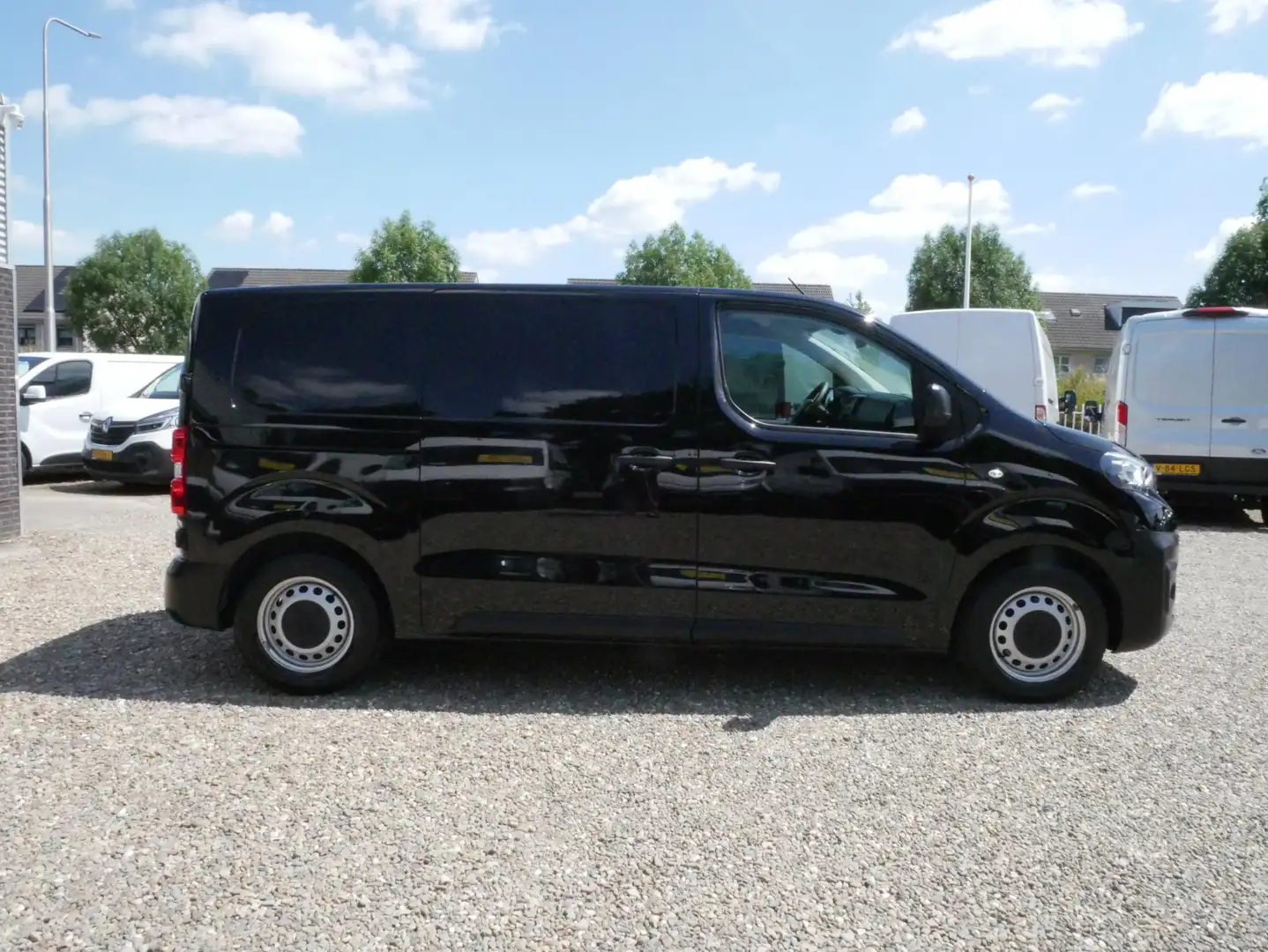 Peugeot Expert 1.5 BlueHDI 100PK, L2, Airco Zwart - 2