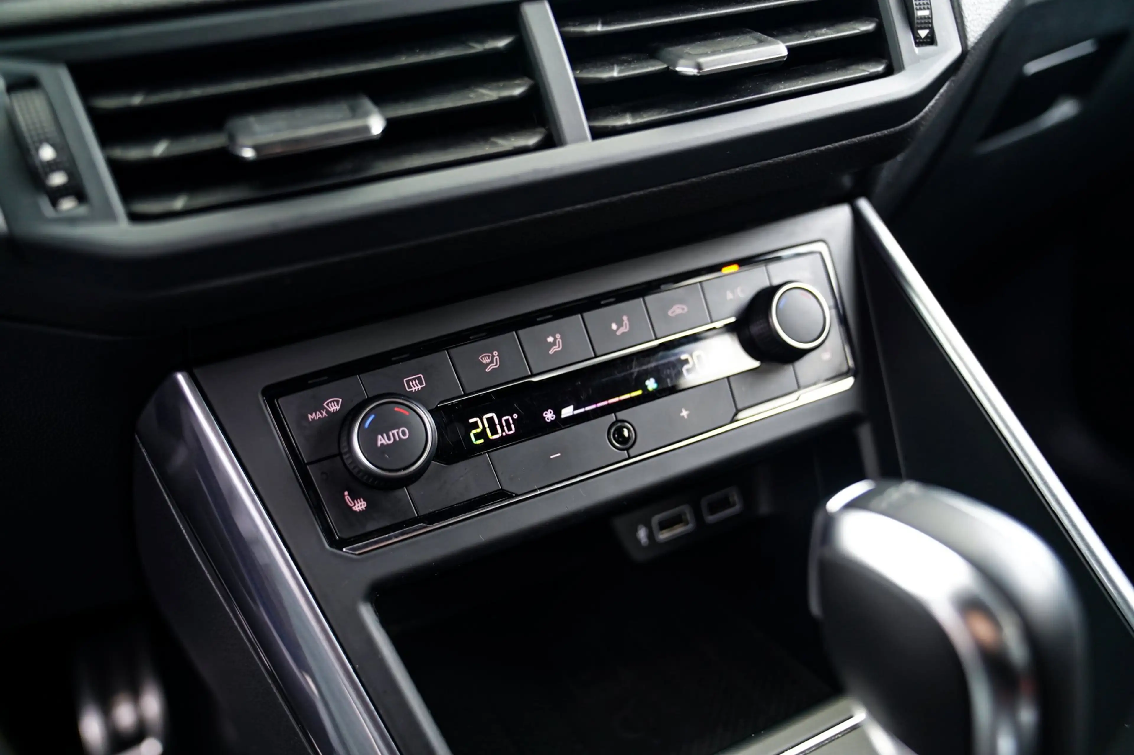 Volkswagen Polo GTI 2.0 TSI | LED | Stoelverwarming | Achteruitrijcame — photo 30