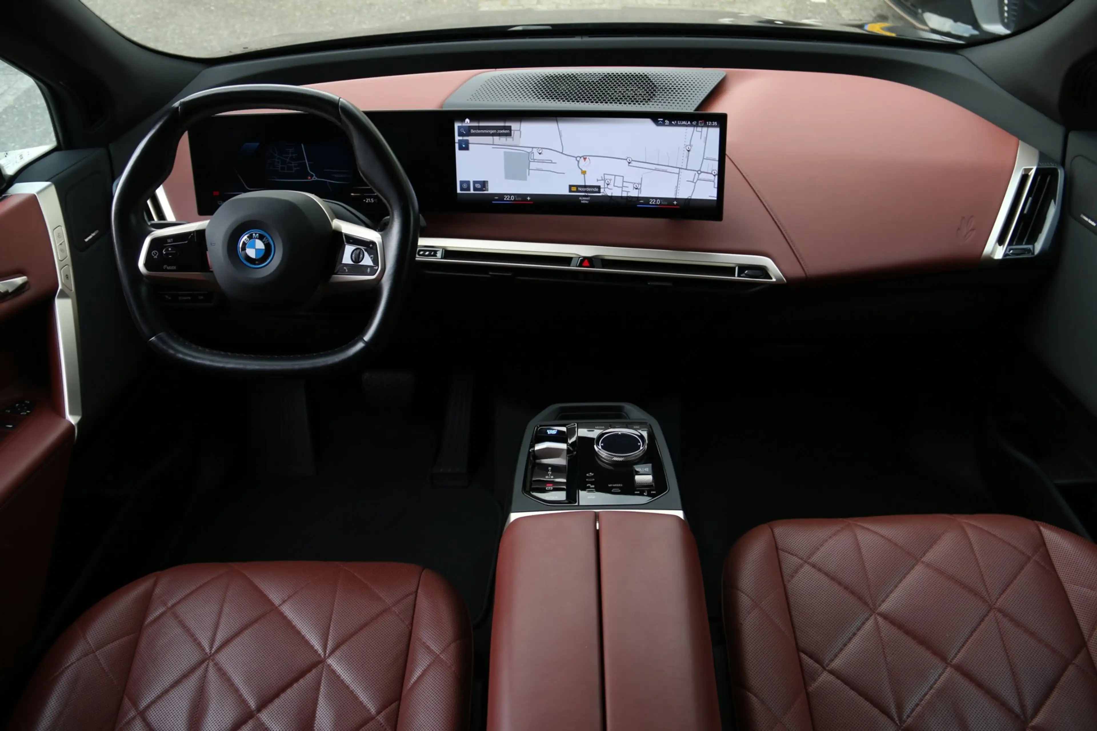 BMW iX XDrive50 High Executive 112 kWh COPILOT LASER VOL! — photo 11