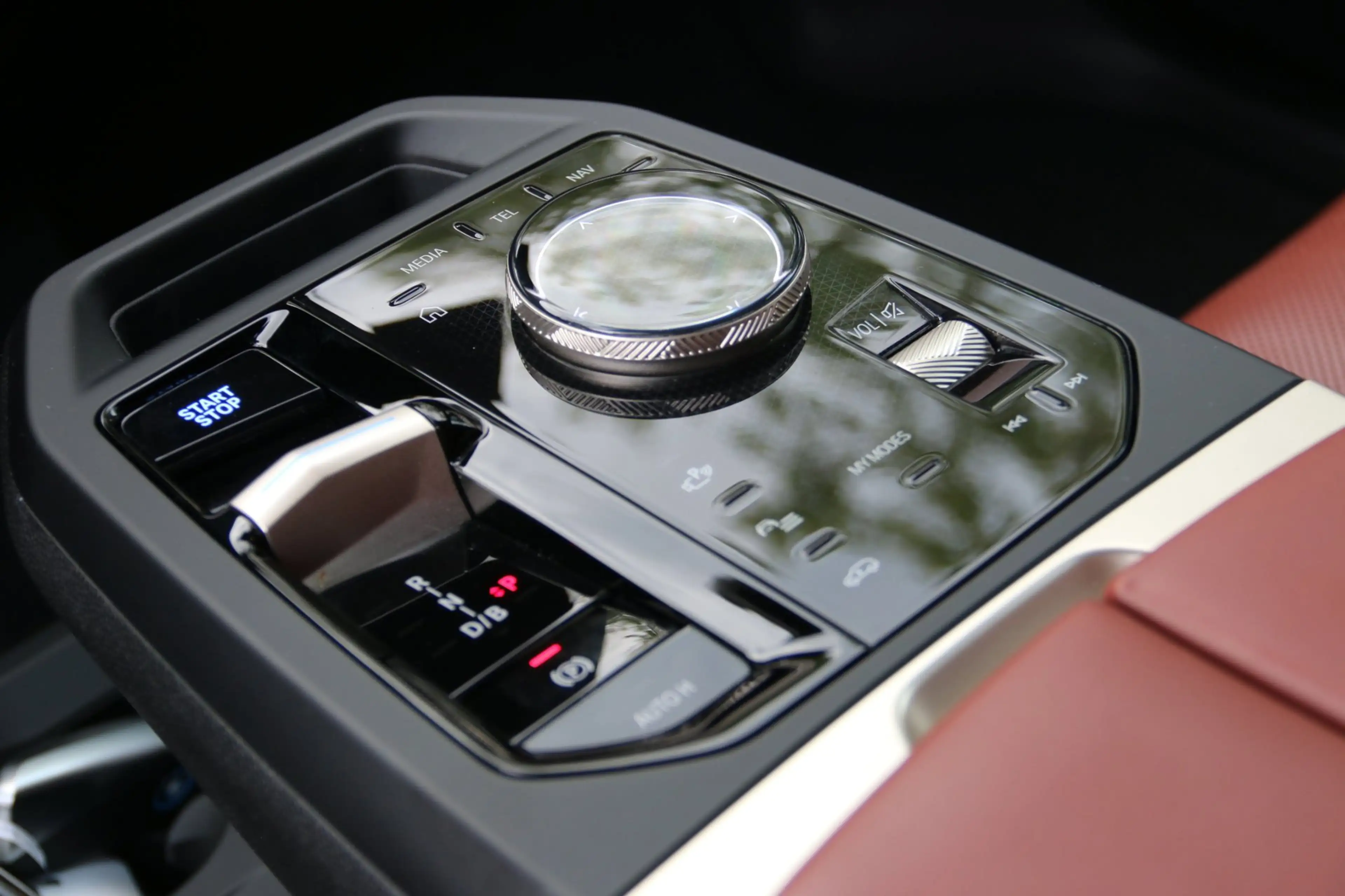 BMW iX XDrive50 High Executive 112 kWh COPILOT LASER VOL! — photo 12
