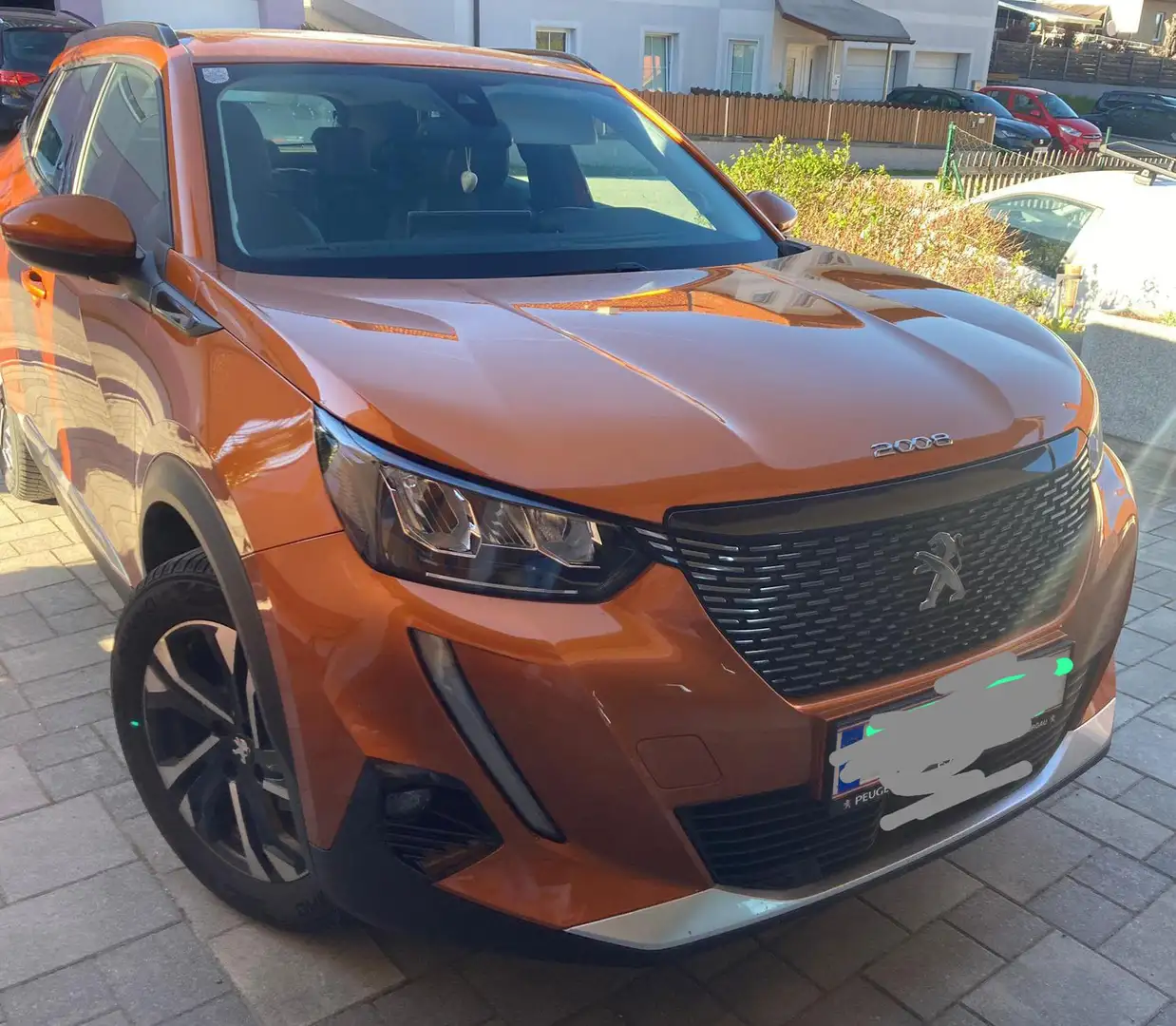 Peugeot 2008 PureTech 100 S&S Active 6-Gang-Manuell Orange - 2