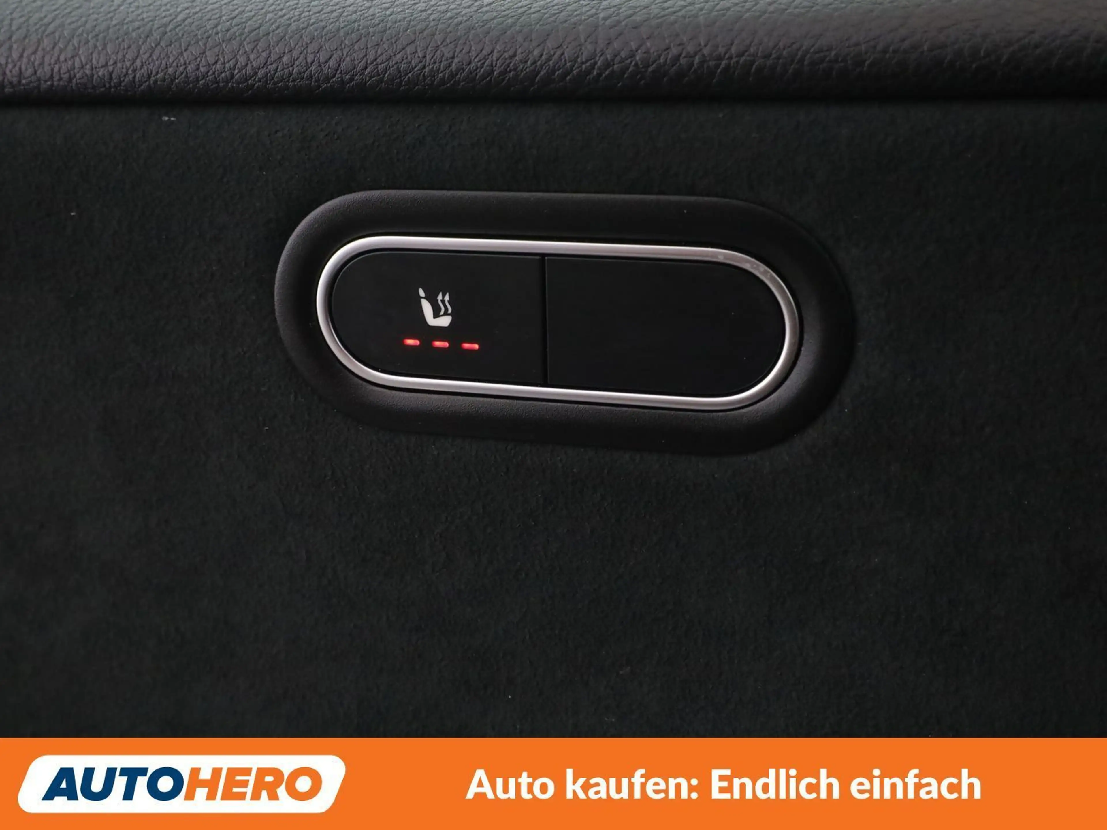Mercedes-Benz A 200 A 200 d AMG Line — photo 30