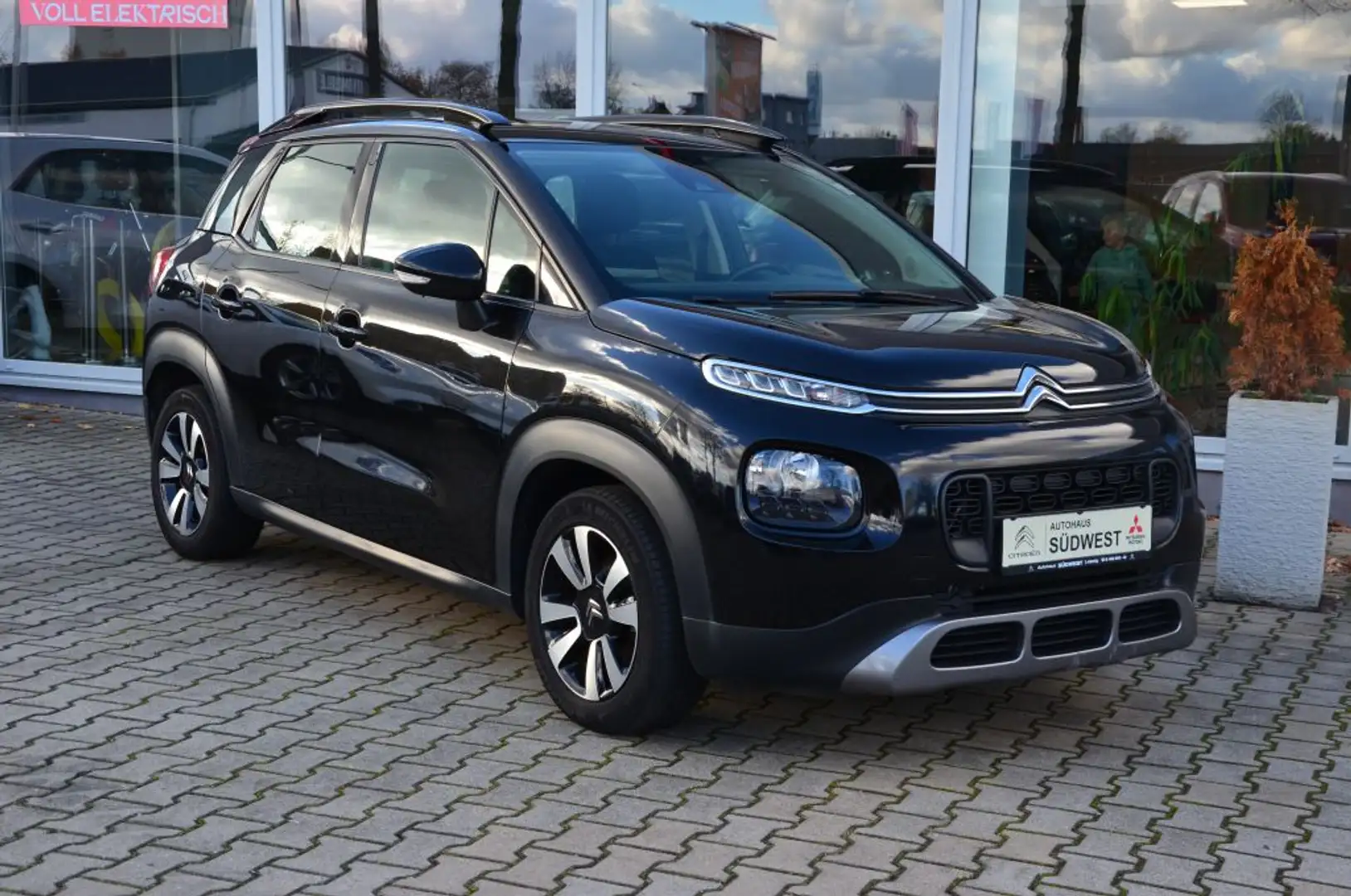 Citroen C3 Aircross PureTech 82 Live Schwarz - 1