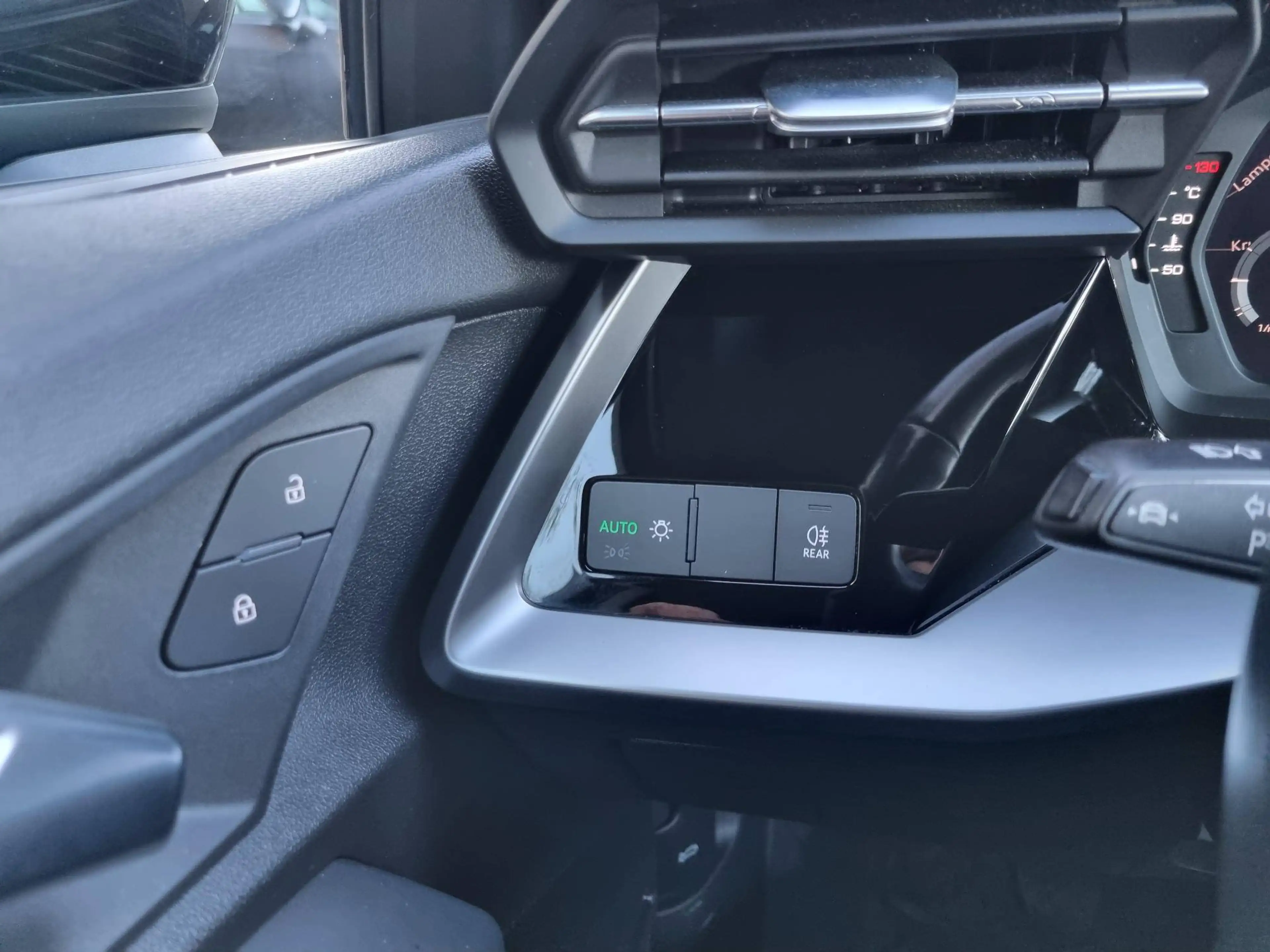 Audi A3 A3 Sportback 30 TFSI — photo 12