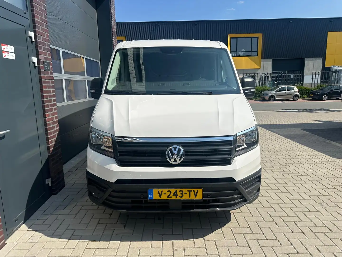 Volkswagen Crafter 35 2.0 TDI L3H2 Highline Navi/Cam/Clima/NAP - 2