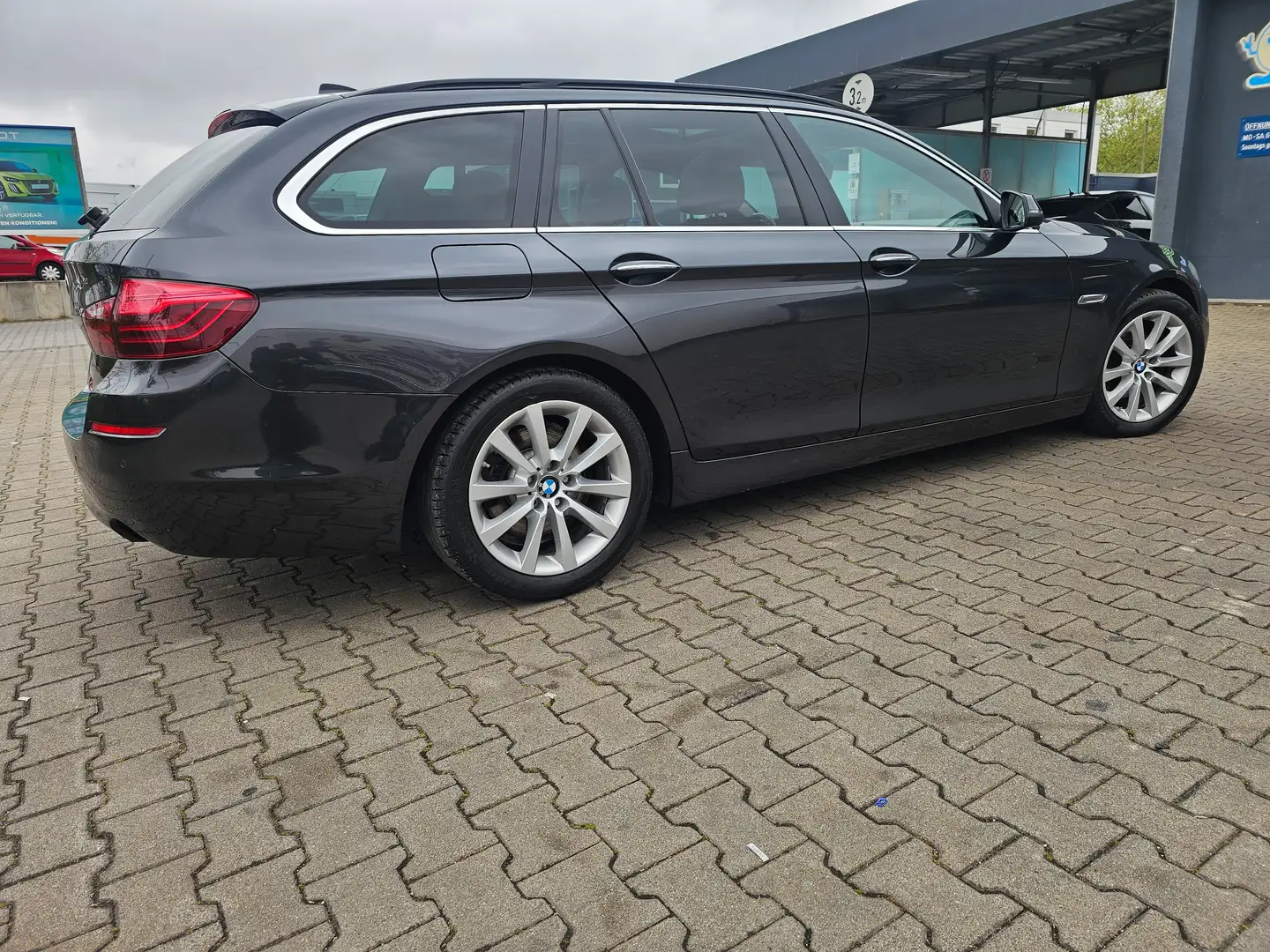 BMW 520 520 d,Automatik,Panorama,Navi,Xenon,LTüv08/26, Gris - 1