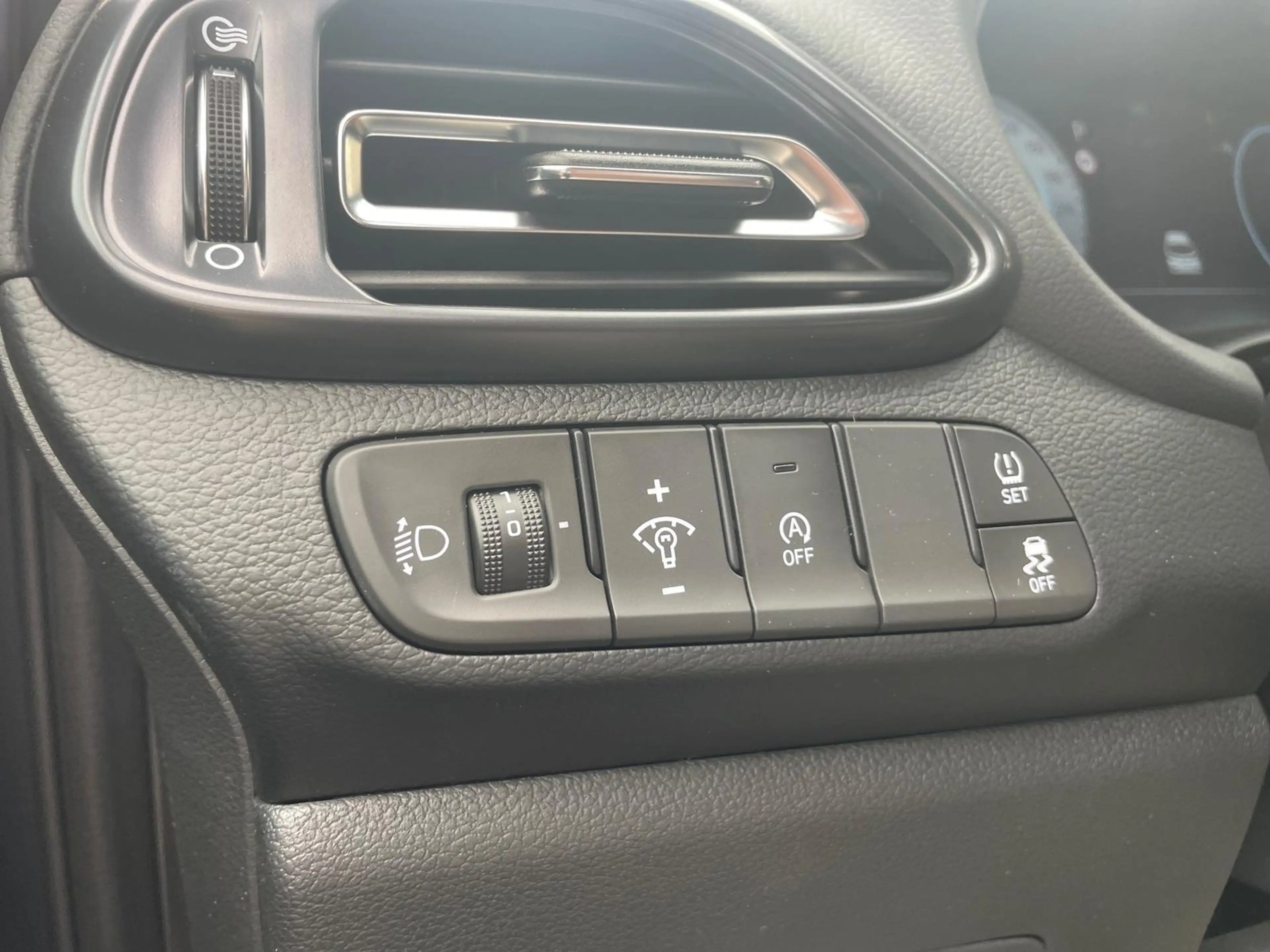 Hyundai i30 MJ26 1.6 TGDi 7DCT N LINE NAVI/LED/SHZ/KAMERA — photo 12