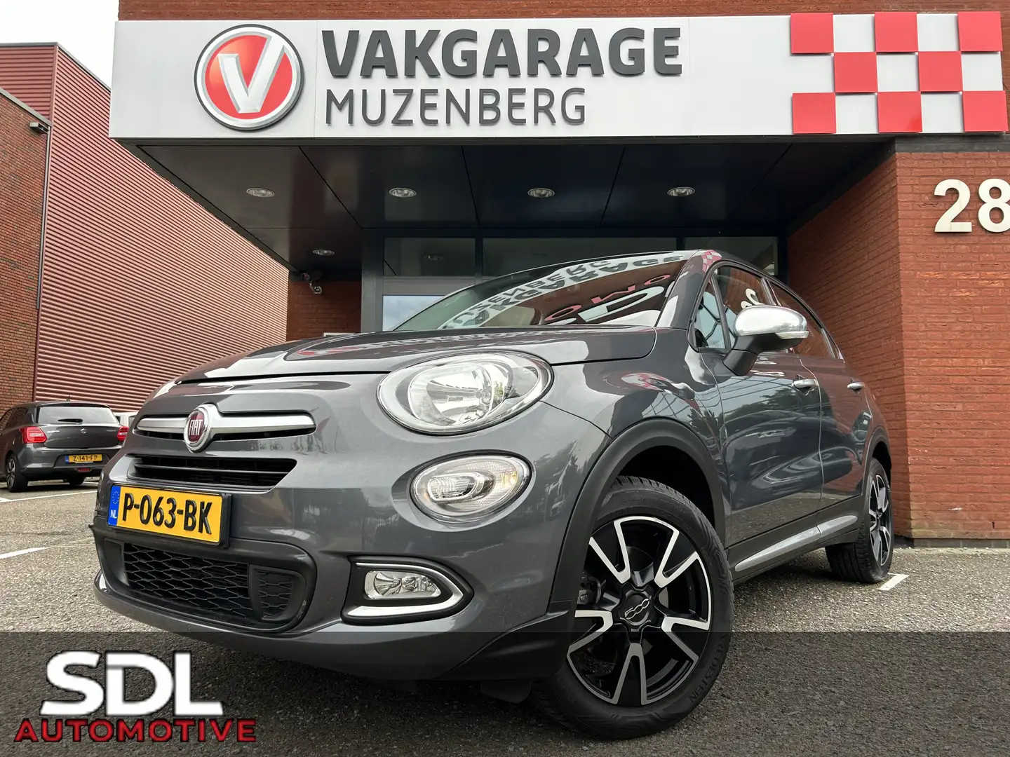 Fiat 500X 1.6 PopStar // NAVI // CLIMA // CRUISE // TREKHAAK Grijs - 1