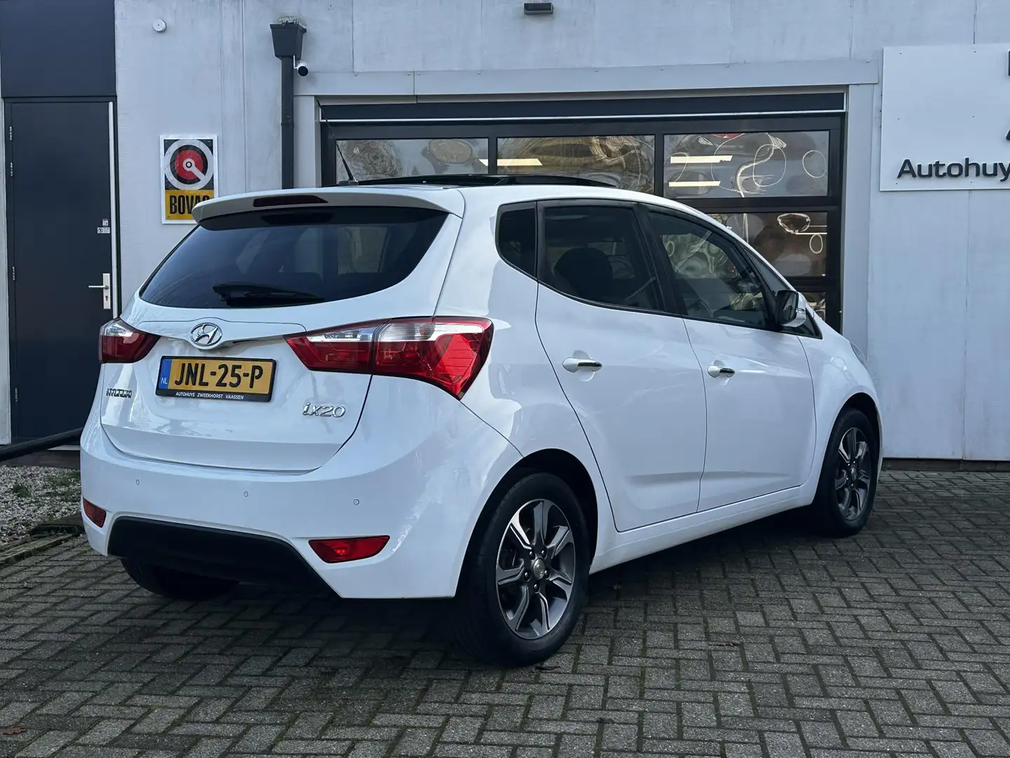 Hyundai iX20 1.4i Go! Luxe uitvoering | Camera | Navi | Schuif/ Wit - 2