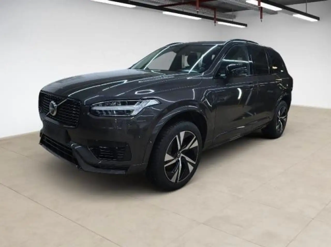 Volvo XC90 T8 Plus Dark Recharge Plug-In Hybrid AWD