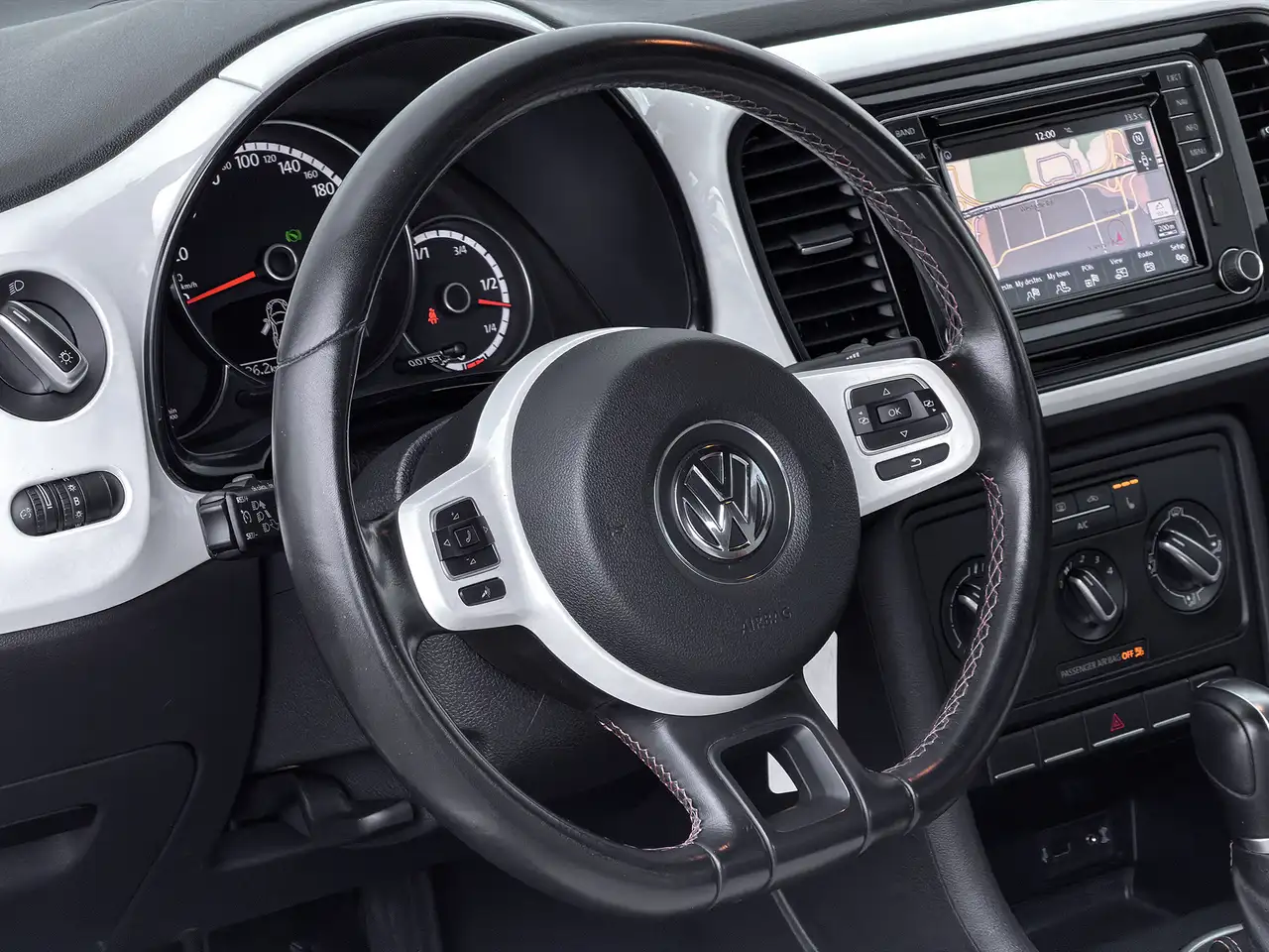 Volkswagen Beetle снимка Volkswagen Beetle