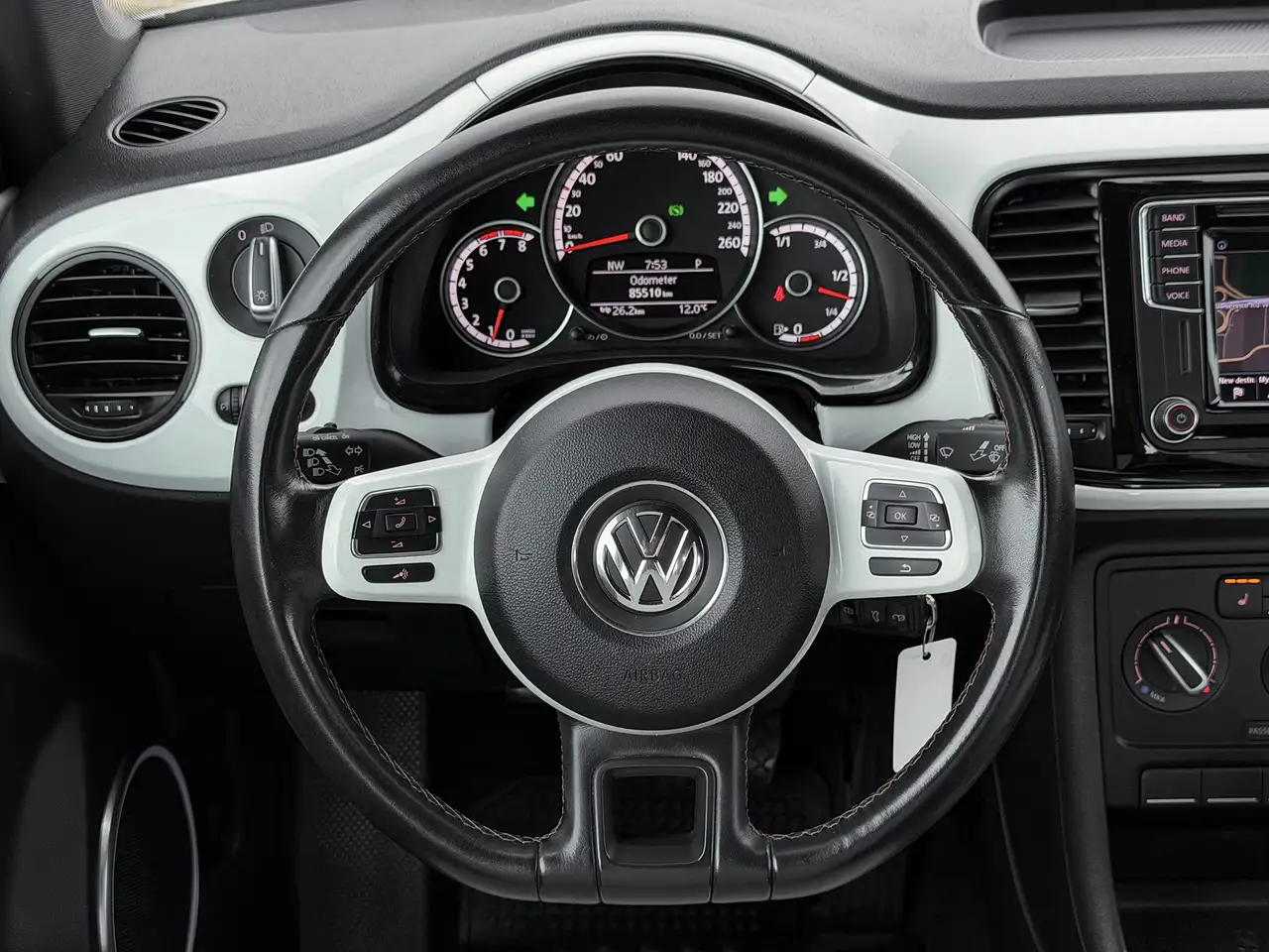 Volkswagen Beetle снимка Volkswagen Beetle
