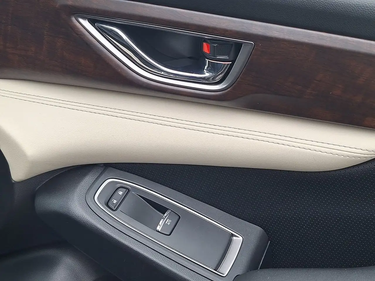 Subaru Ascent снимка Subaru Ascent