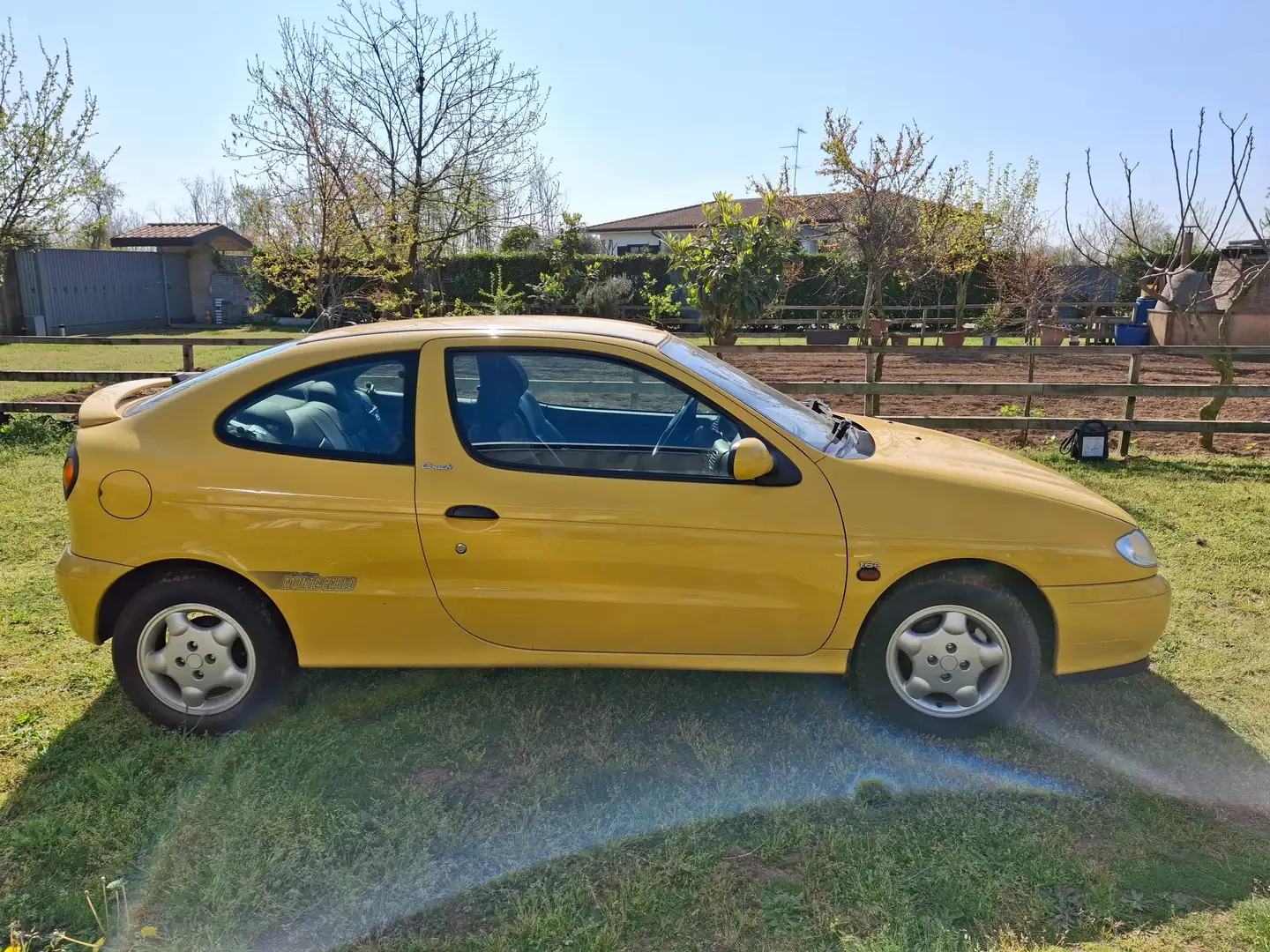 Renault Megane Megane I 1996 Coach 1.6 Rallye Montecarlo Giallo - 1