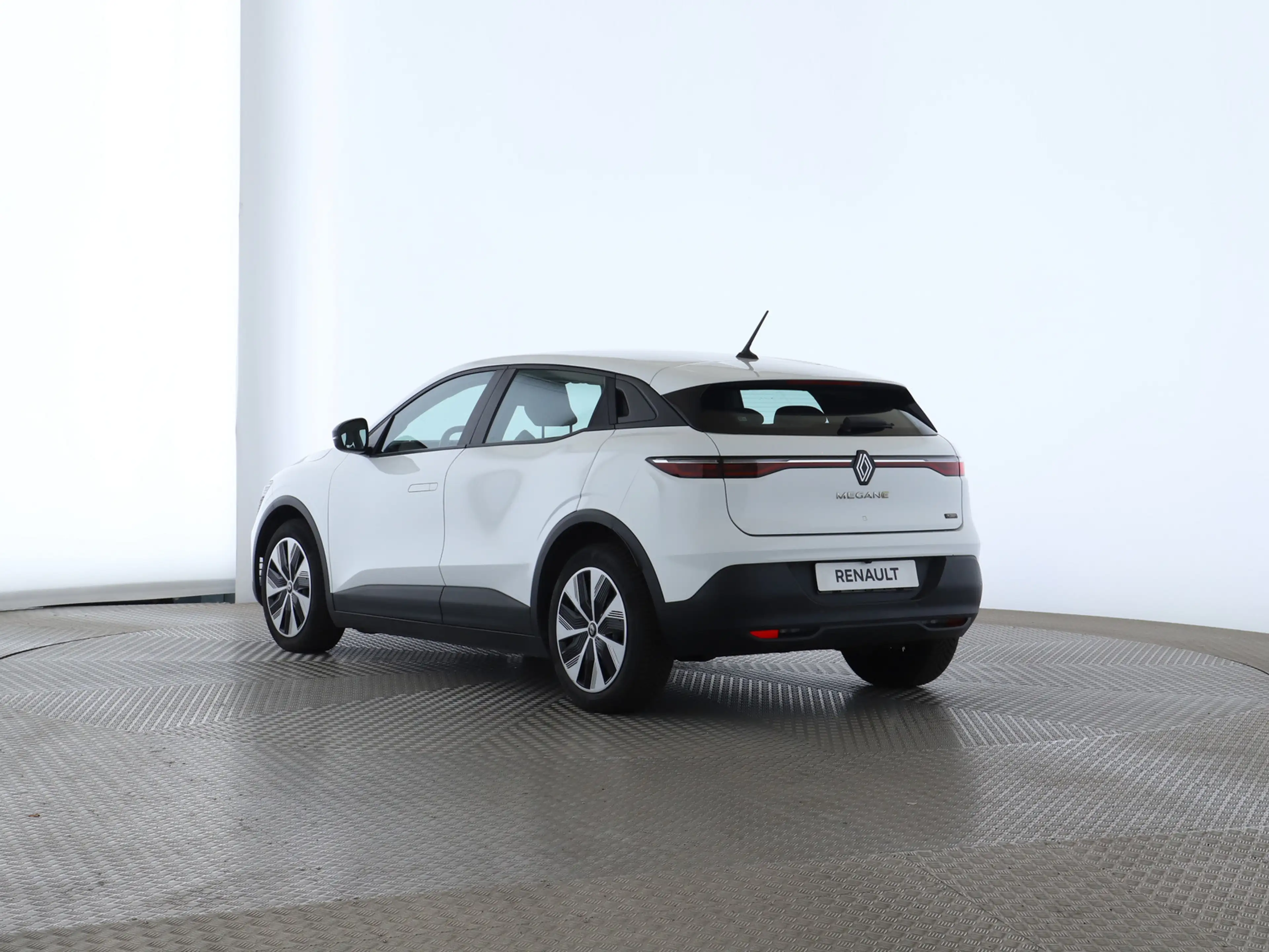 Renault Megane E-Tech EV60 130 Evolution — photo 12