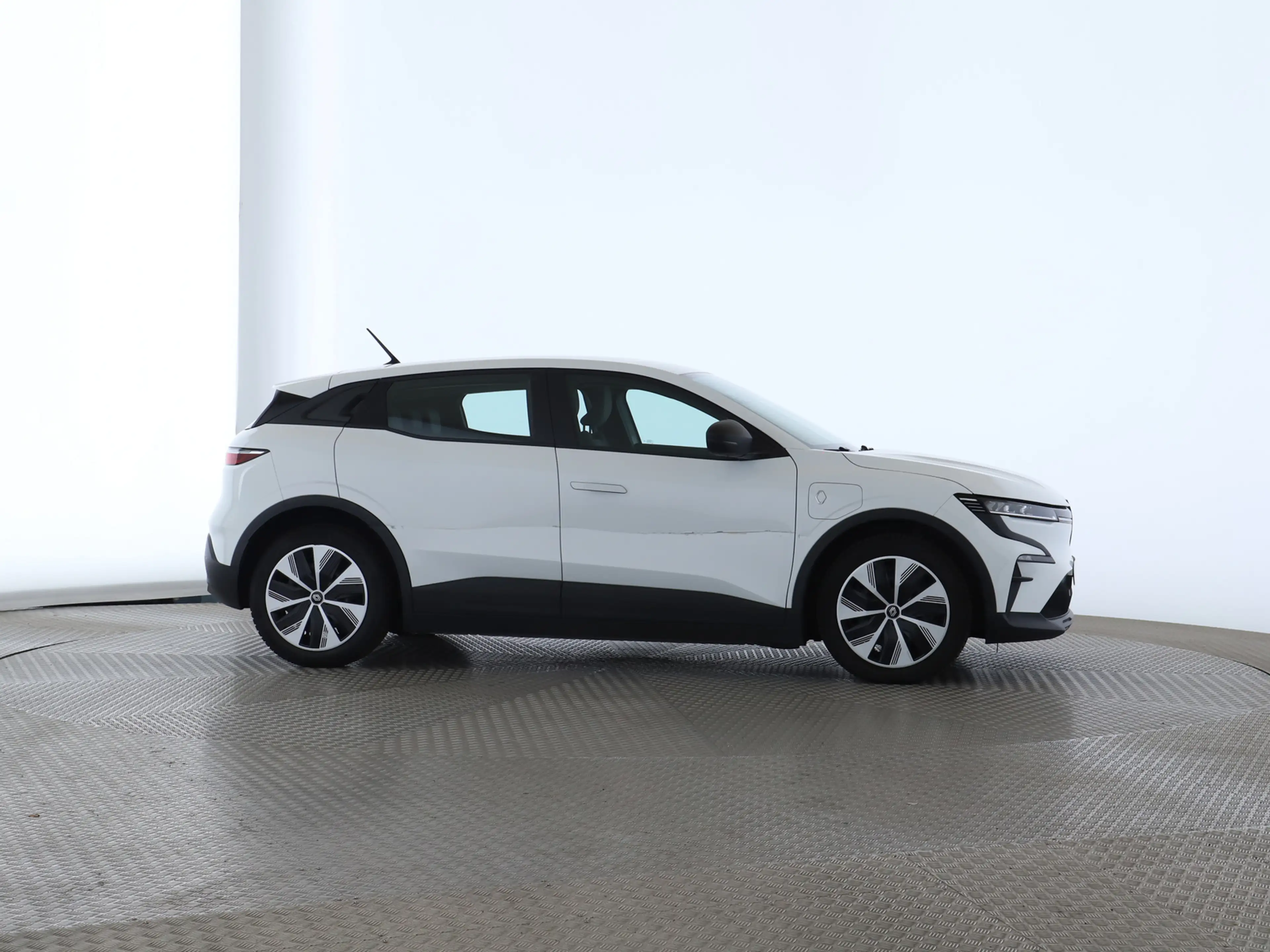 Renault Megane E-Tech EV60 130 Evolution — photo 21