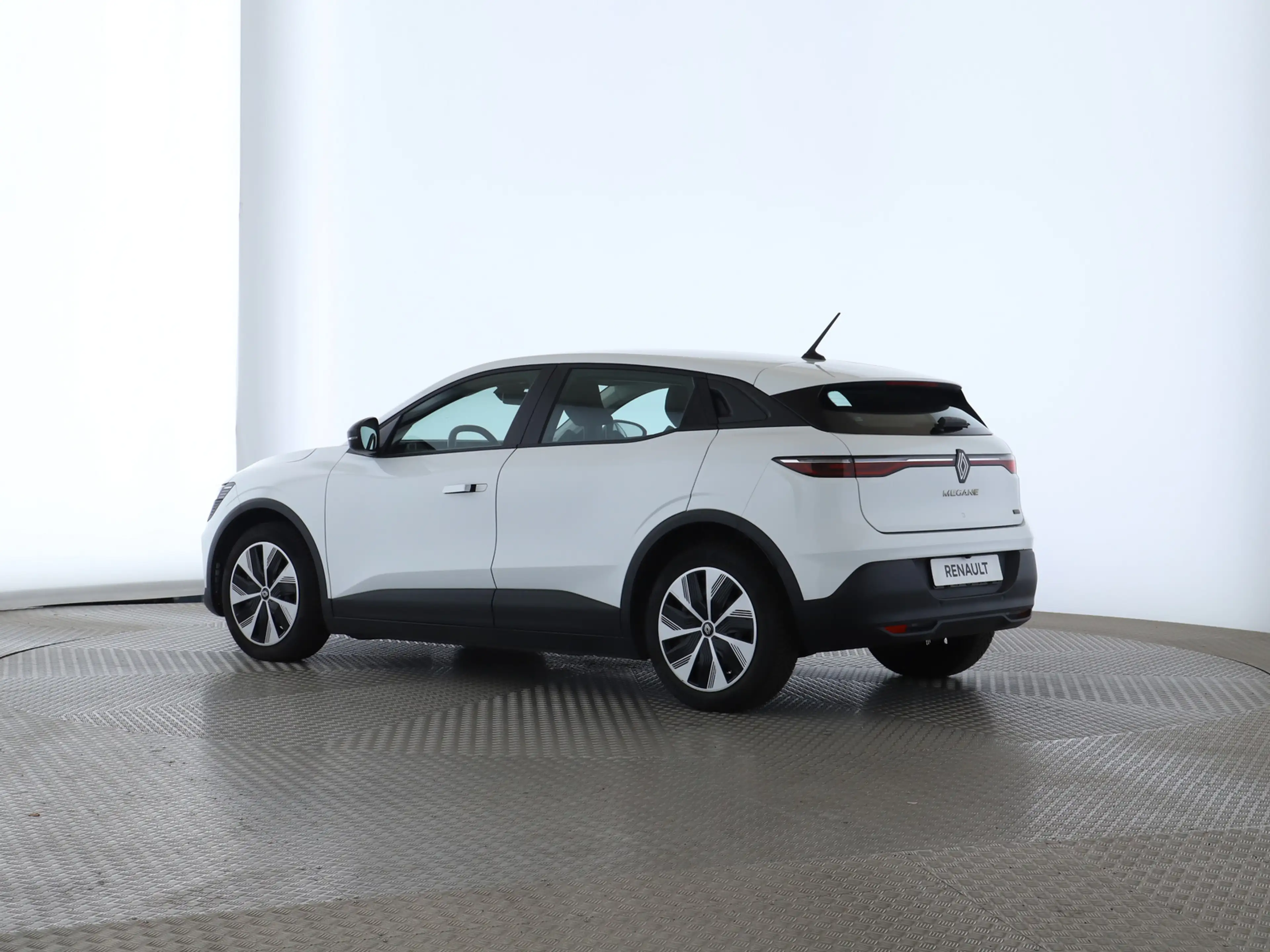 Renault Megane E-Tech EV60 130 Evolution — photo 11