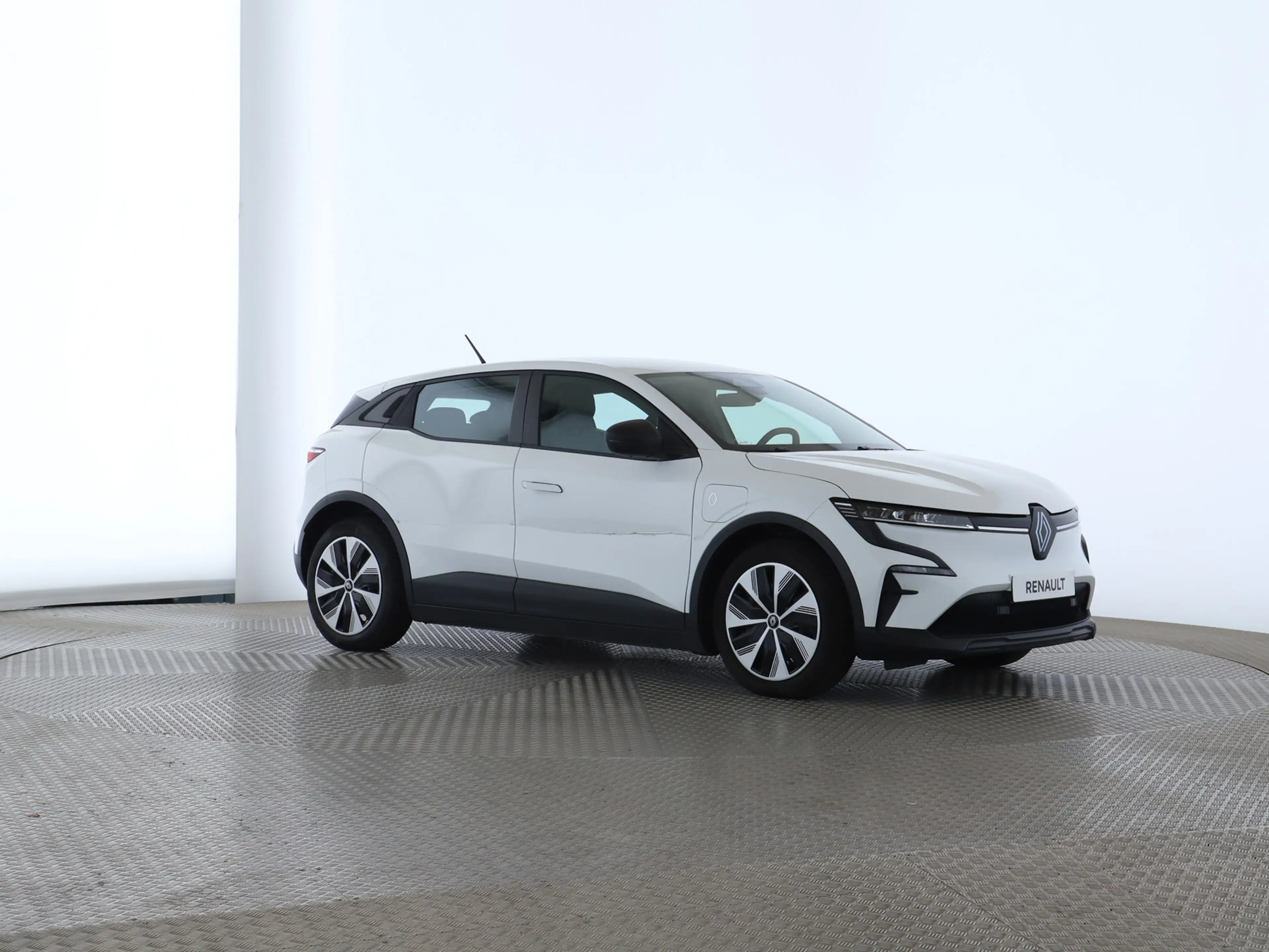 Renault Megane E-Tech EV60 130 Evolution — photo 23
