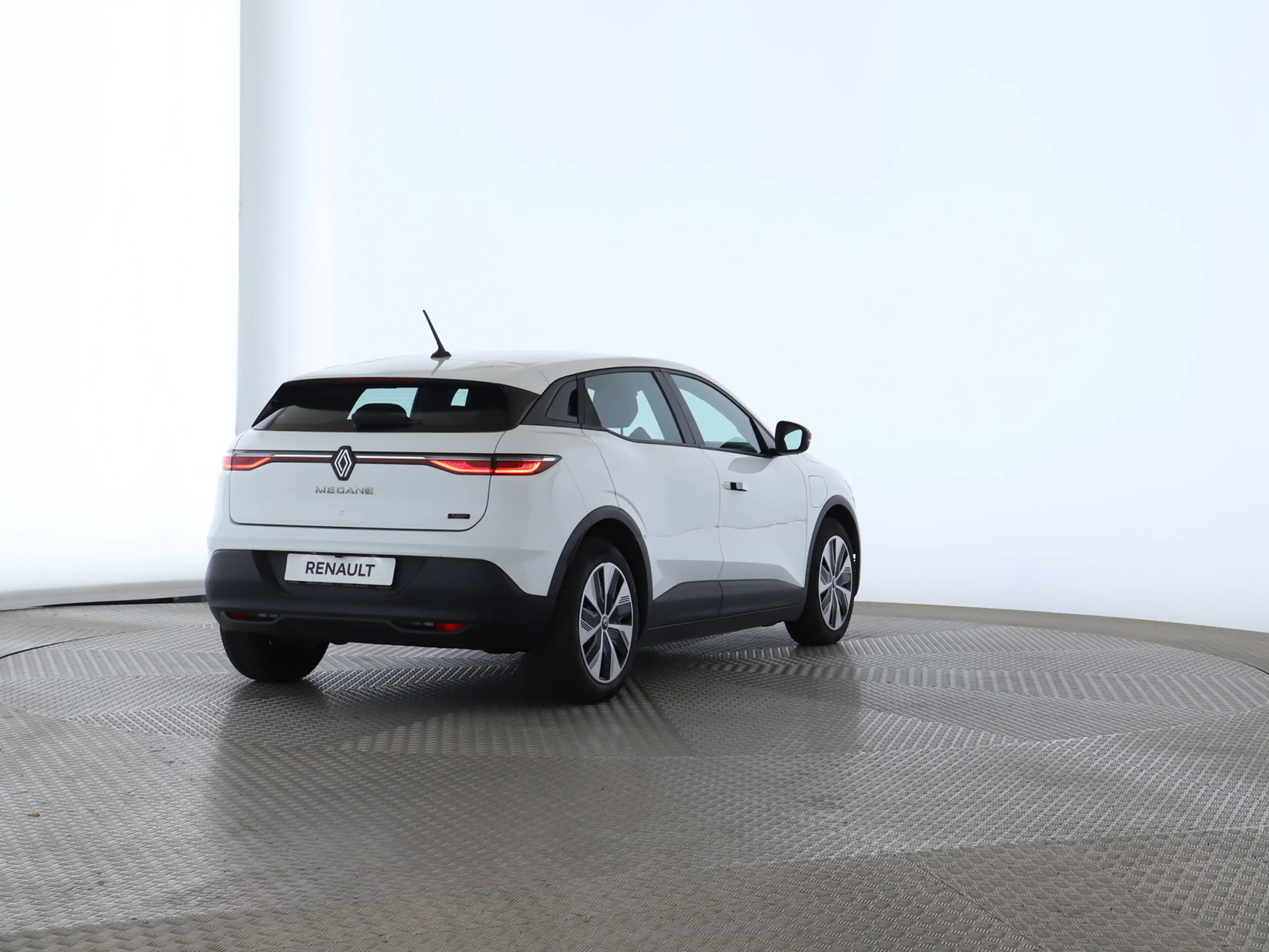 Renault Megane E-Tech EV60 130 Evolution — photo 16