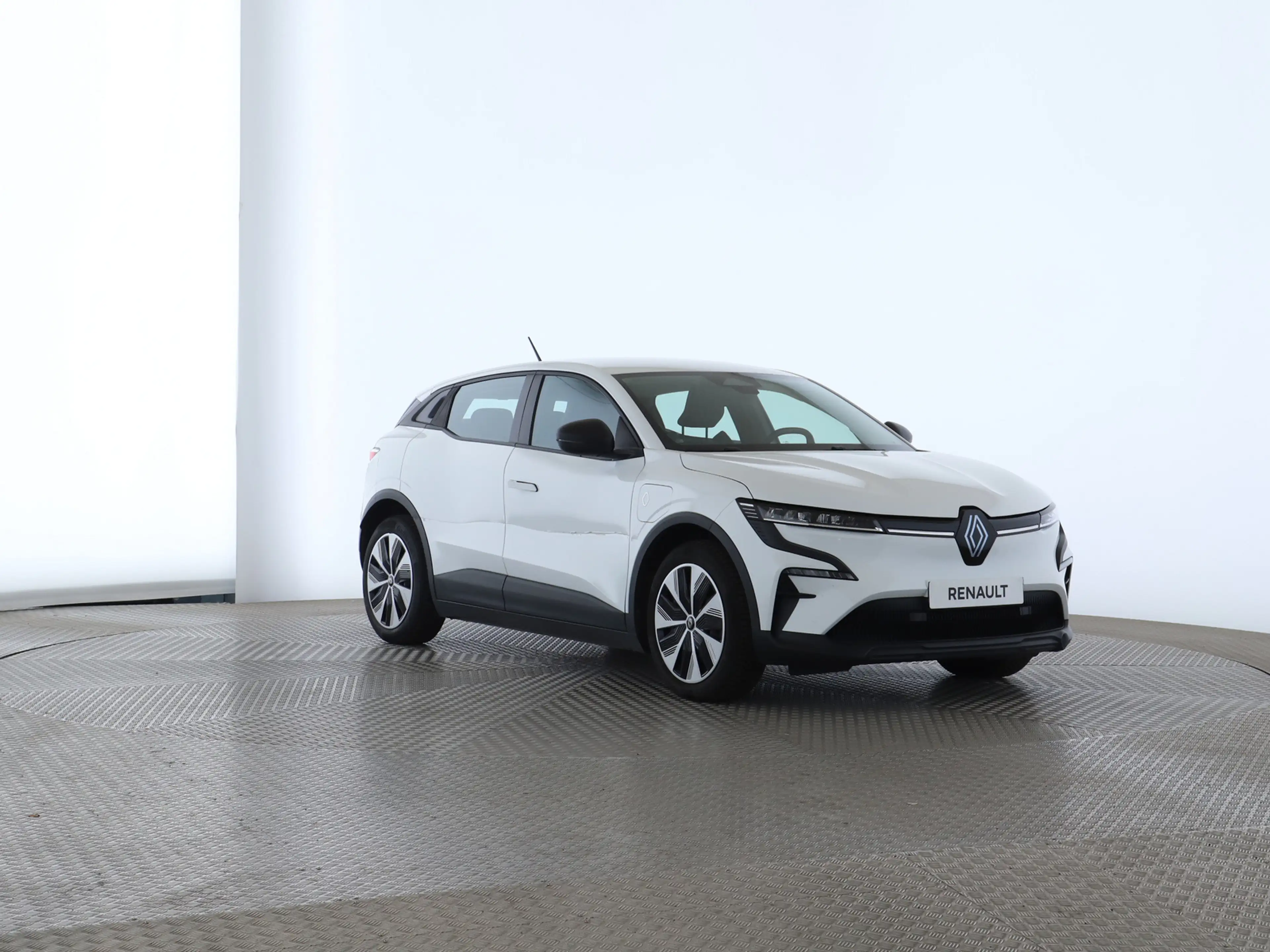 Renault Megane E-Tech EV60 130 Evolution — photo 24