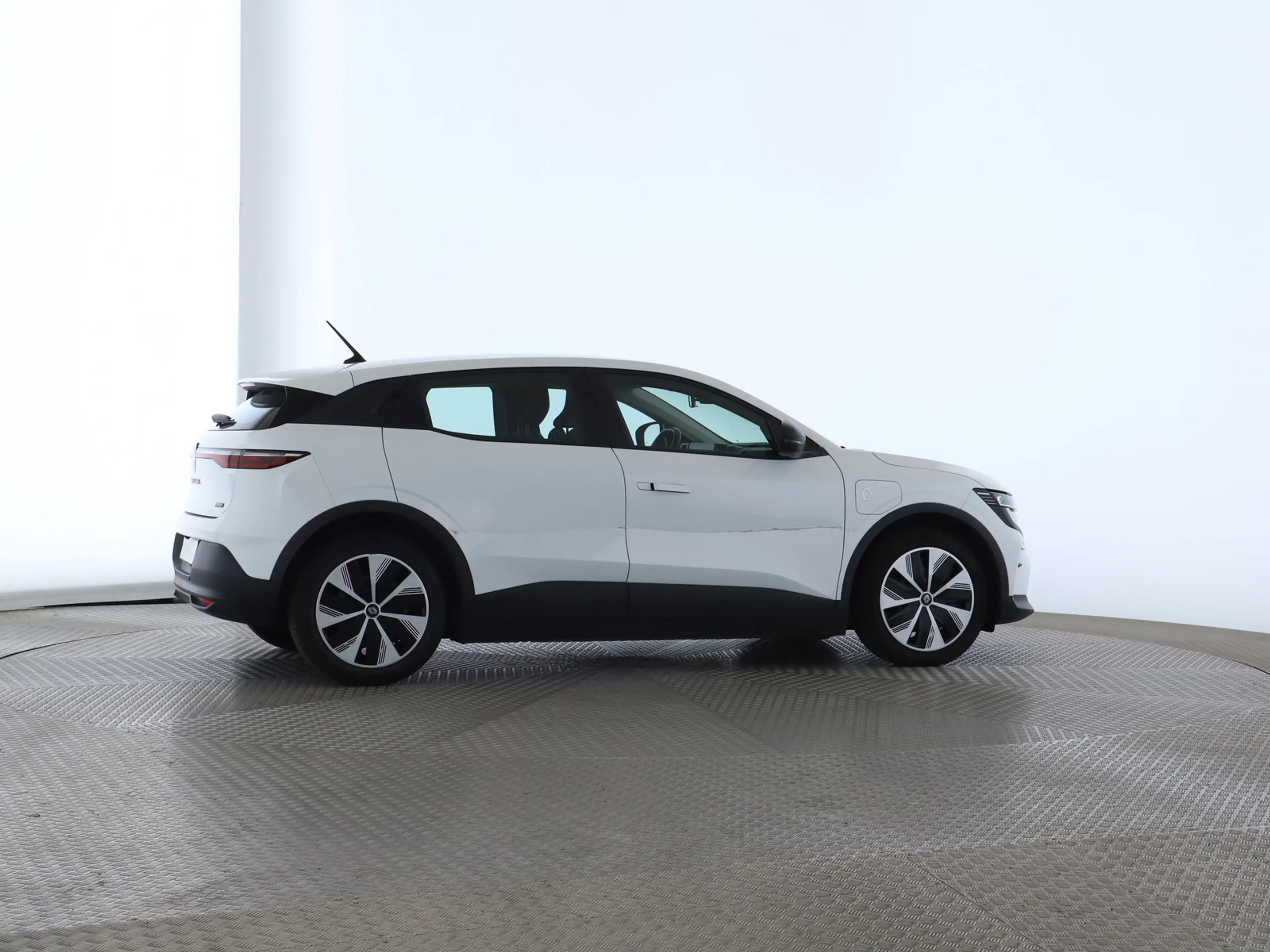 Renault Megane E-Tech EV60 130 Evolution — photo 19