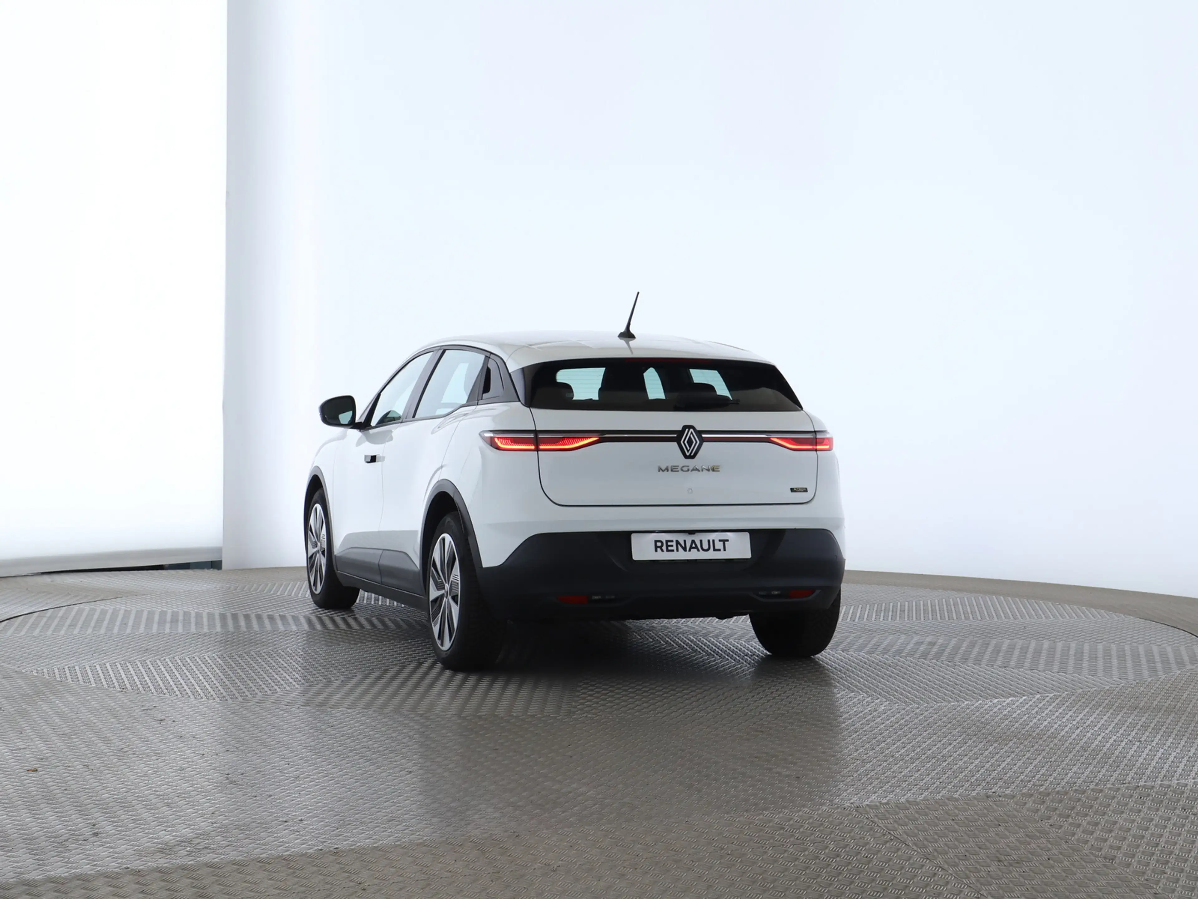 Renault Megane E-Tech EV60 130 Evolution — photo 13