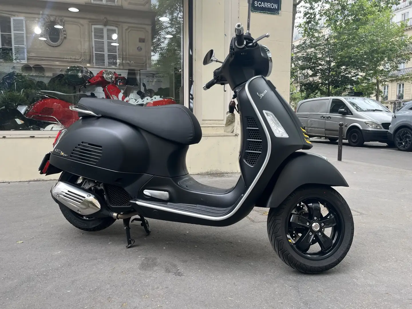 Vespa GTS 125 Noir - 1