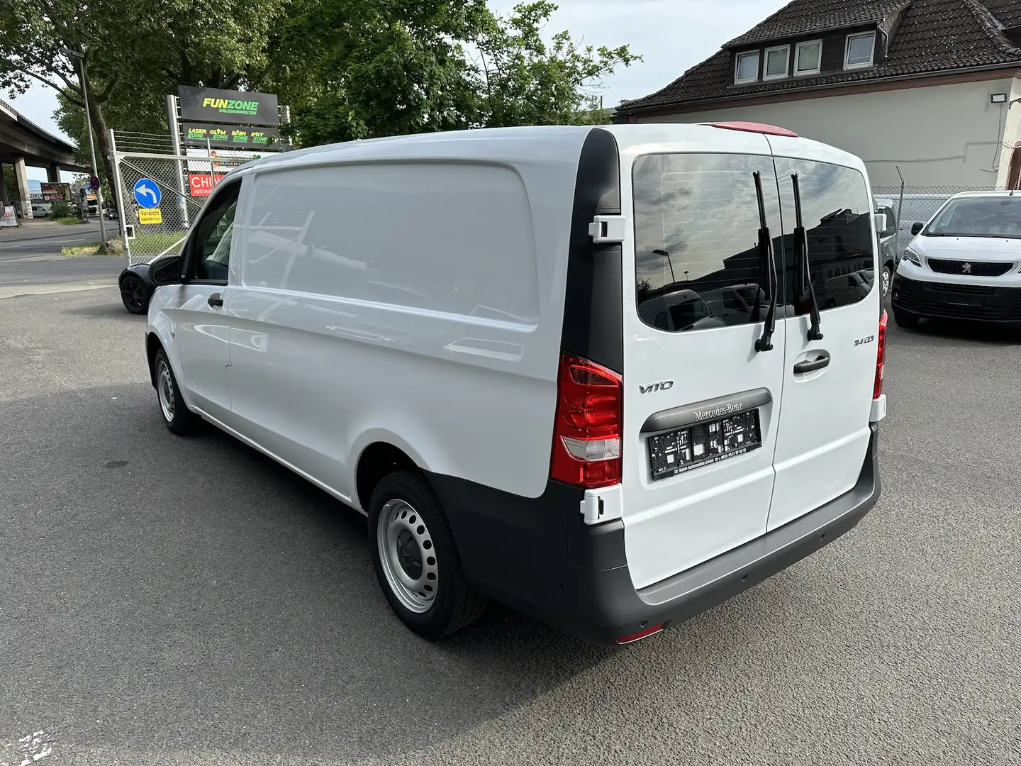 Mercedes-Benz Vito Kasten 114 CDI RWD lang 7g.tronic Navi Sitzhe Weiß - 2