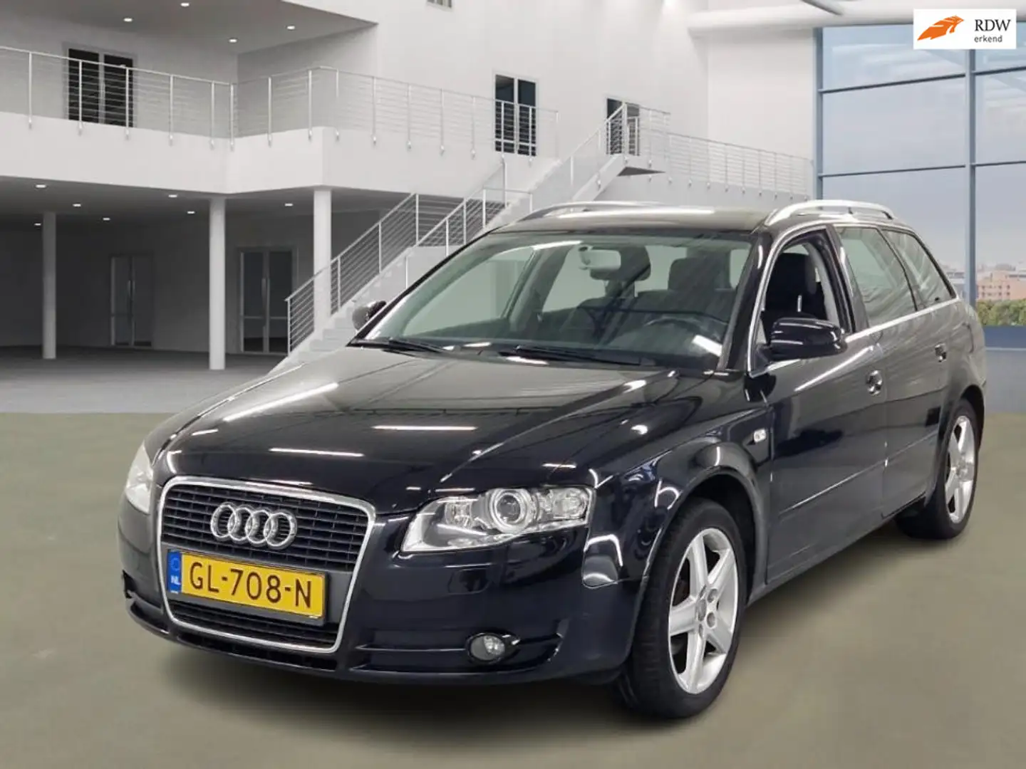 Audi A4 Limousine 1.6 AIRCO/CRUISE/TREKHAAK | KEURIGE AUTO Schwarz - 1