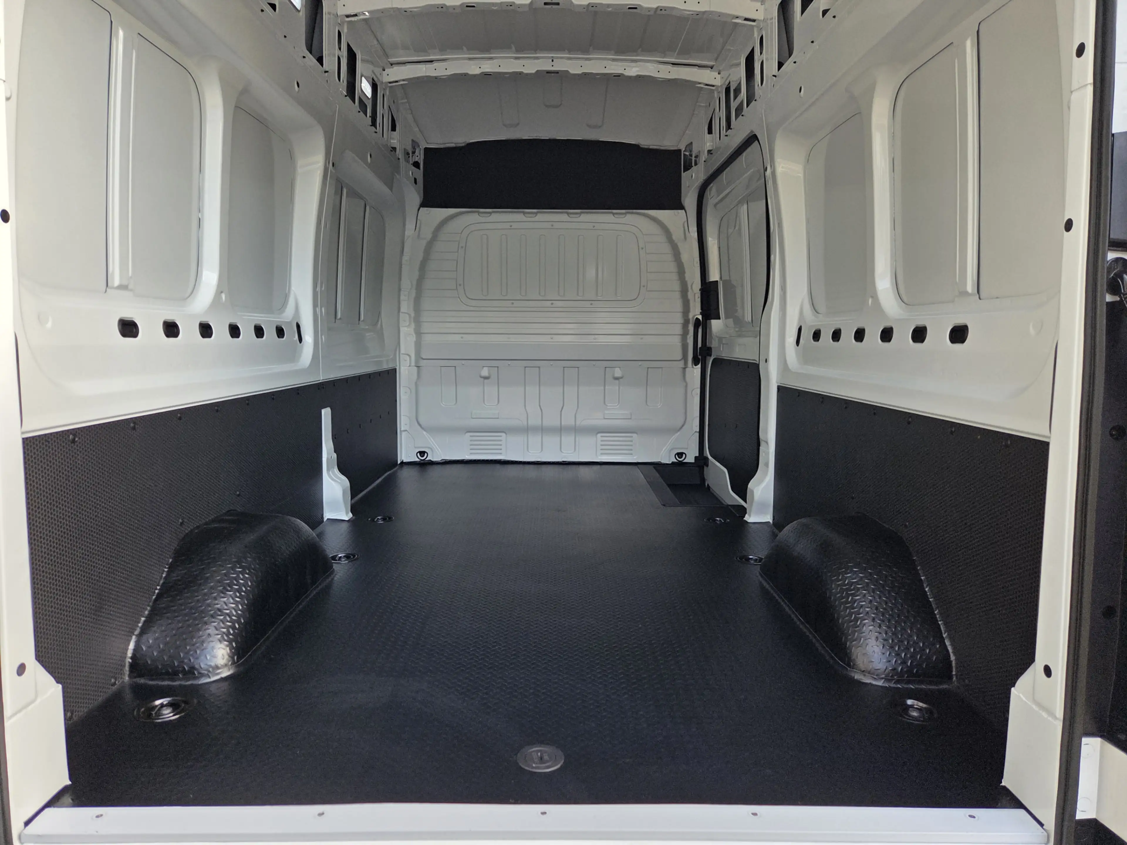 Maxus eDeliver 9 L3H3 72 kWh Airco Achteruitrijcamera PDC Stoelverw — photo 31
