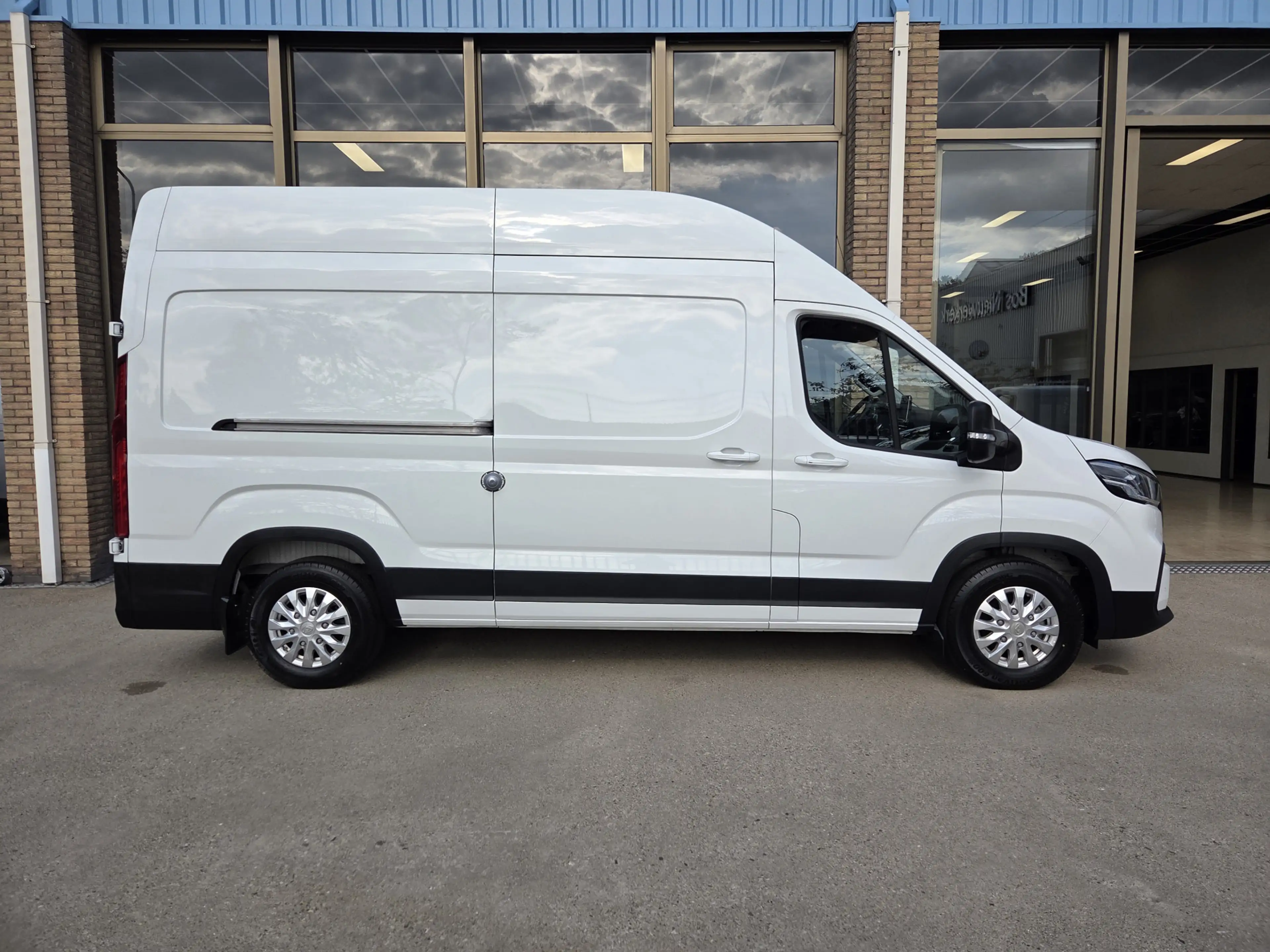Maxus eDeliver 9 L3H3 72 kWh Airco Achteruitrijcamera PDC Stoelverw — photo 6