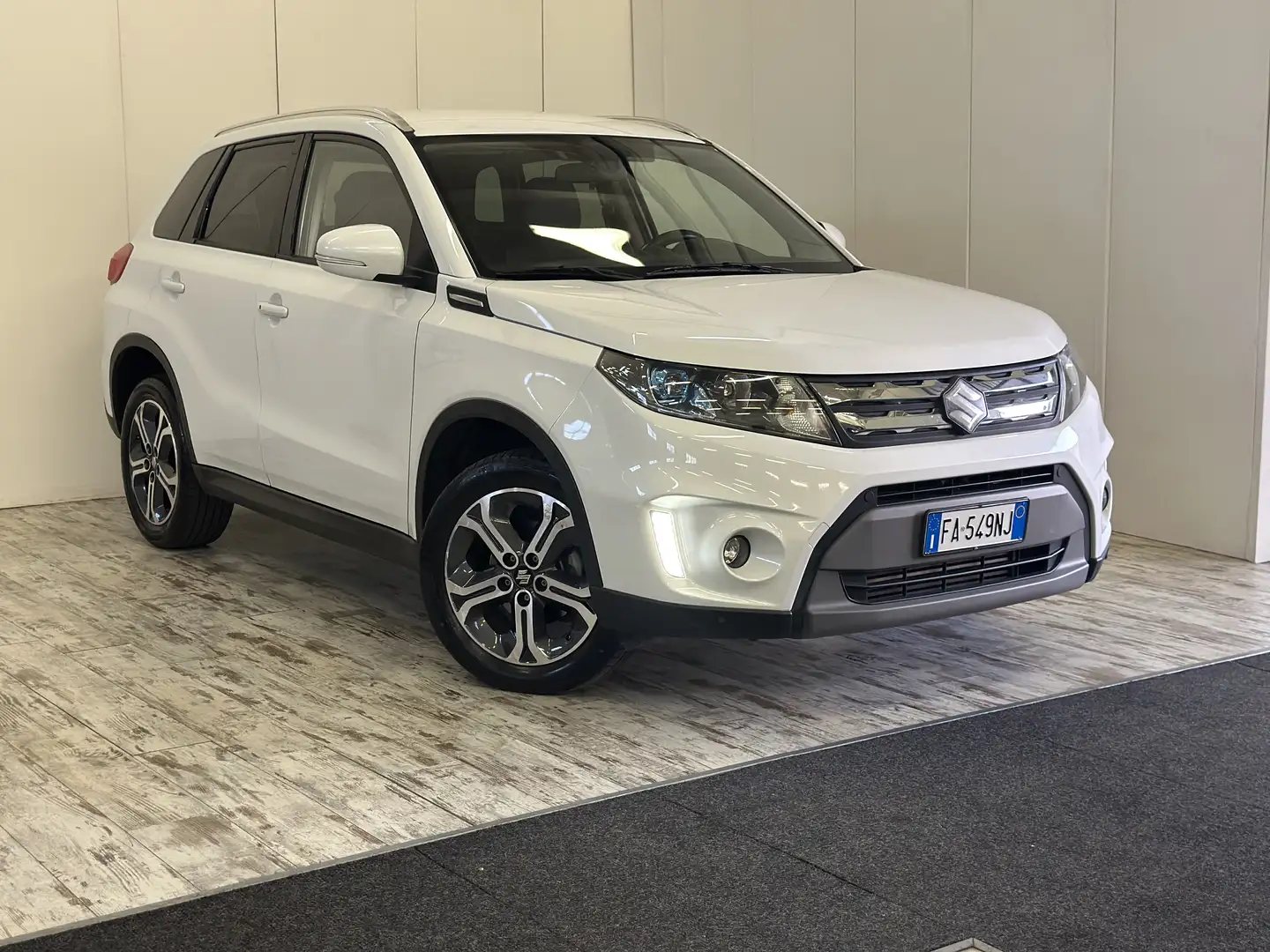 Suzuki Vitara 1.6 ddis V-Top s&s 2wd Blanc - 1