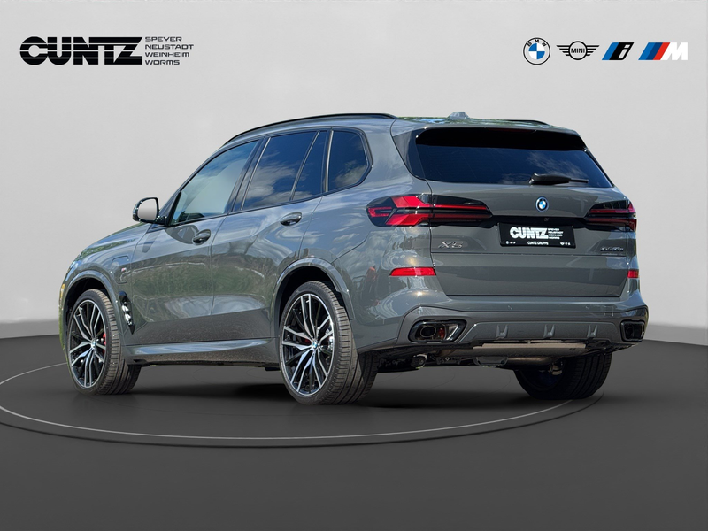 BMW X5 xDrive50e M Sportpaket B&W Surround DAB LED — photo 7