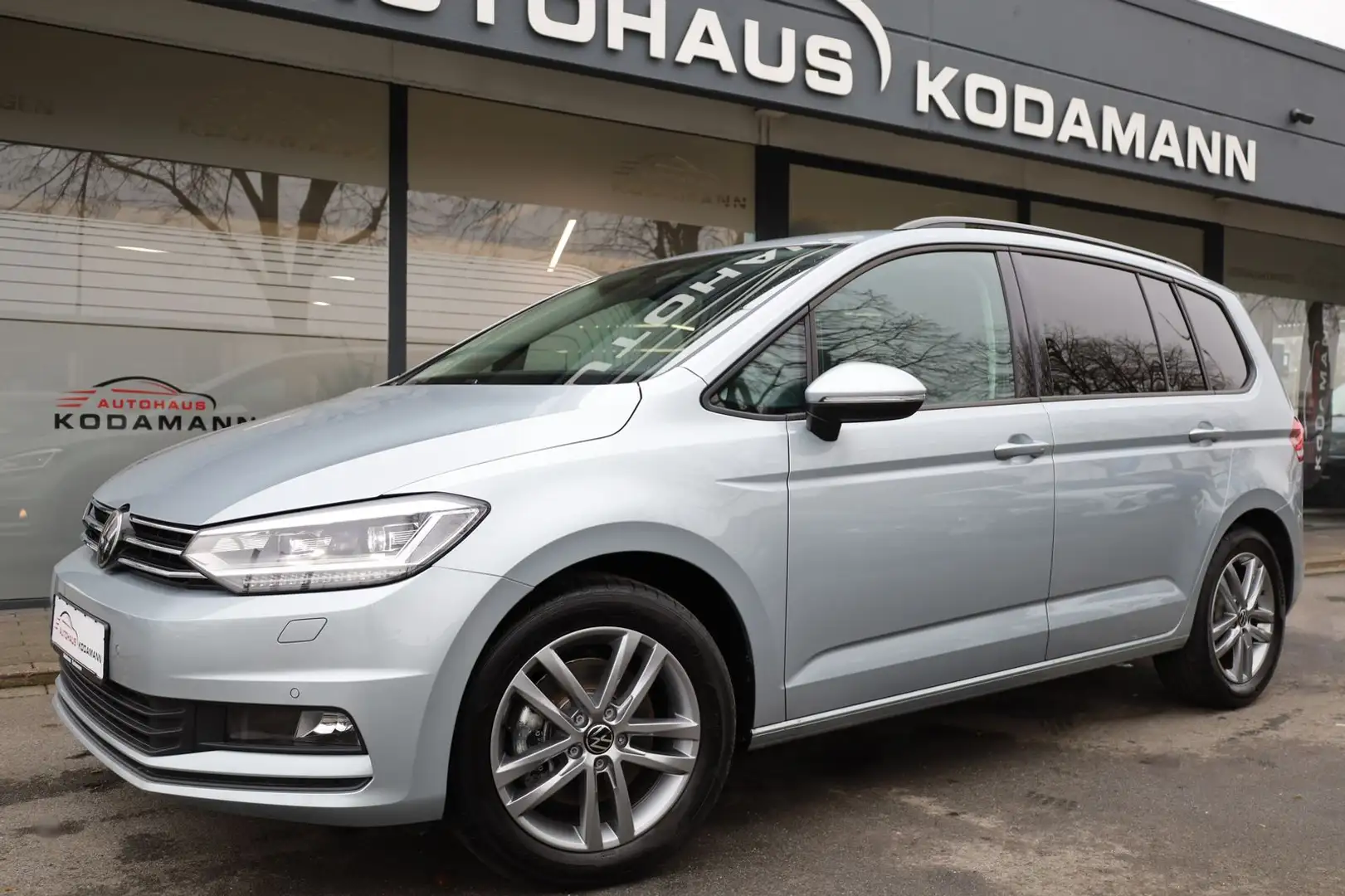 Volkswagen Touran Comfortline 1.5 TSI*BLIS*MATRIX* 7 Sitzer Silber - 1