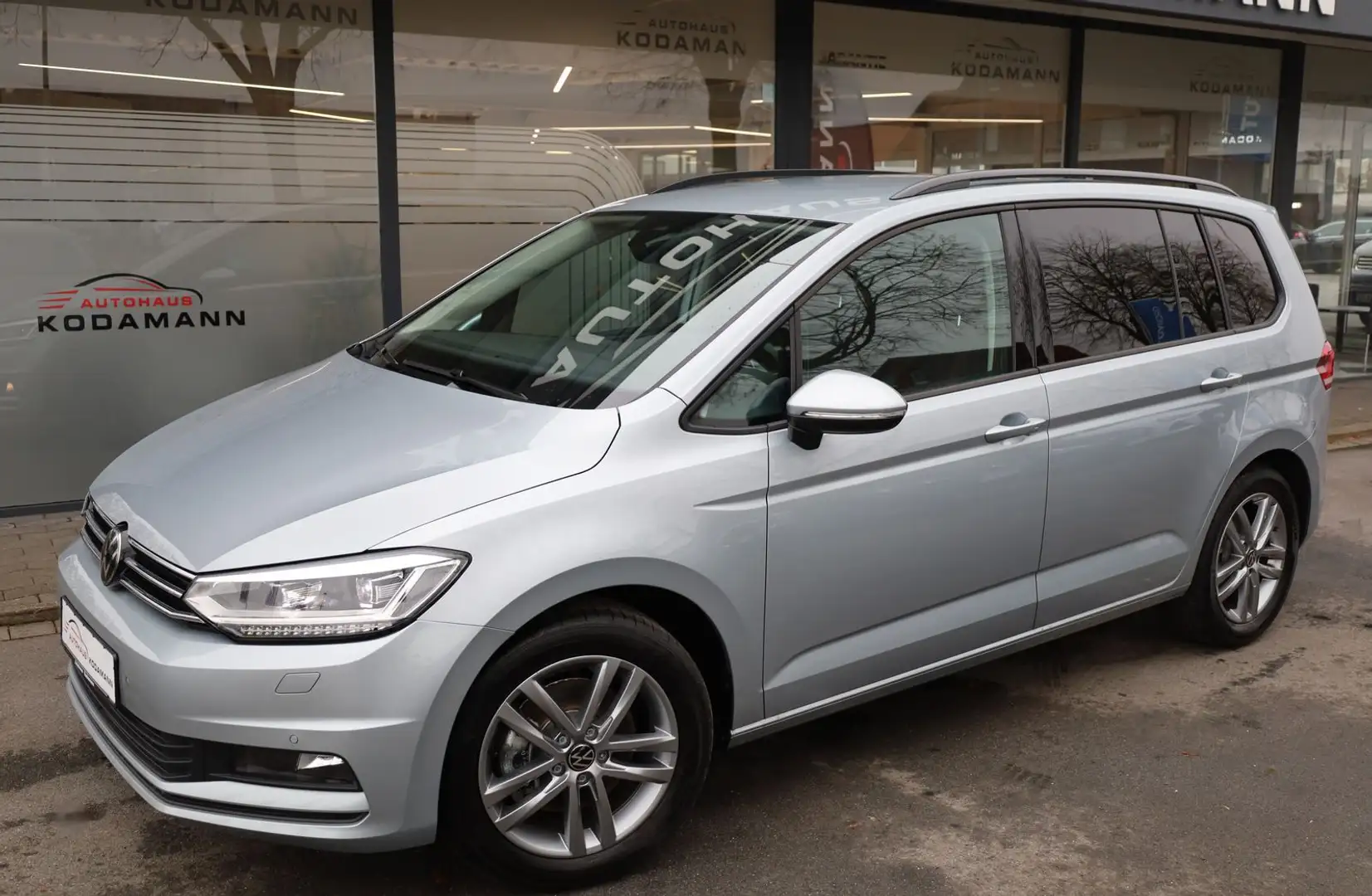 Volkswagen Touran Comfortline 1.5 TSI*BLIS*MATRIX* 7 Sitzer Silber - 2
