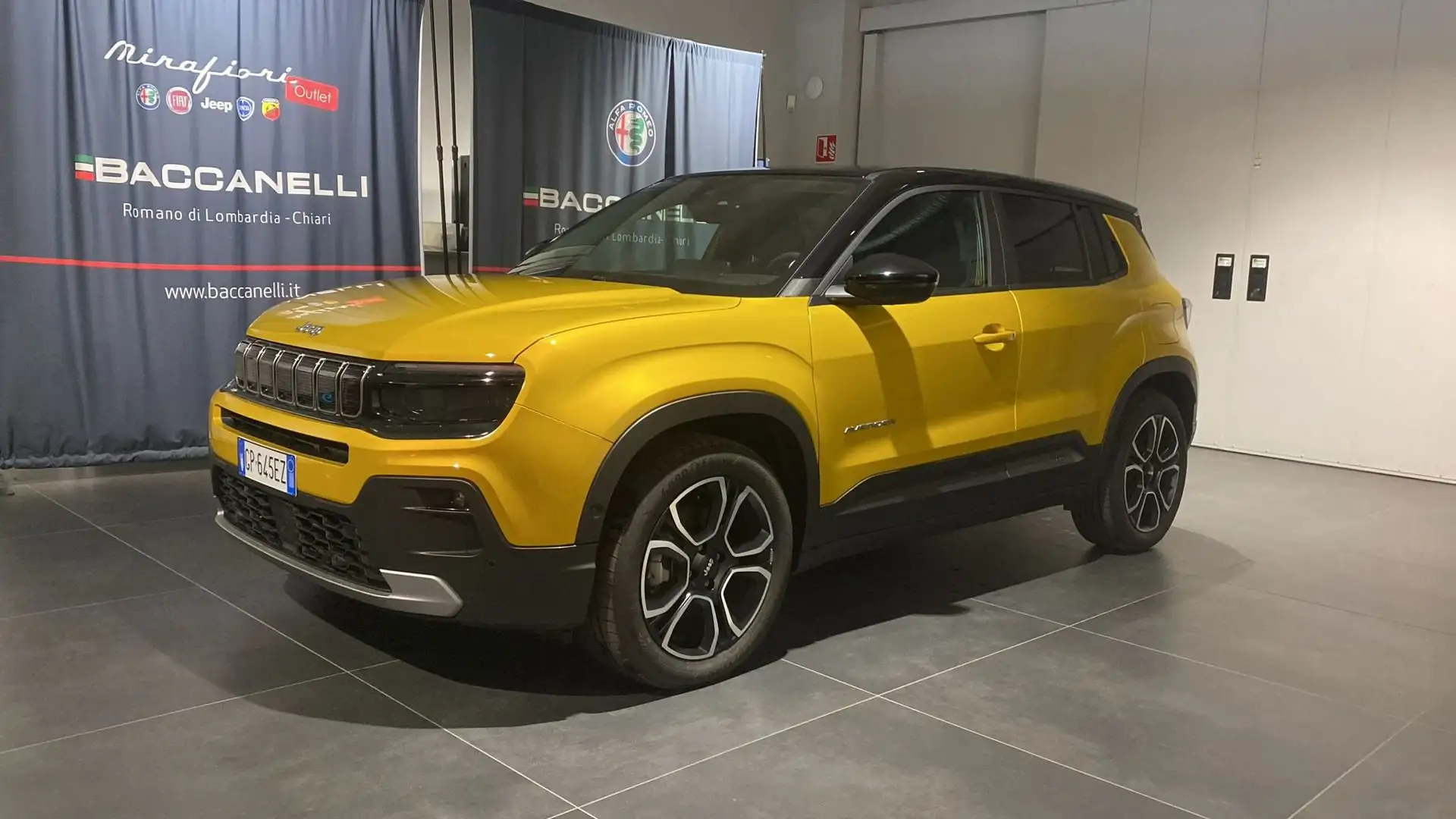 Jeep Avenger BEV Summit Gold - 1