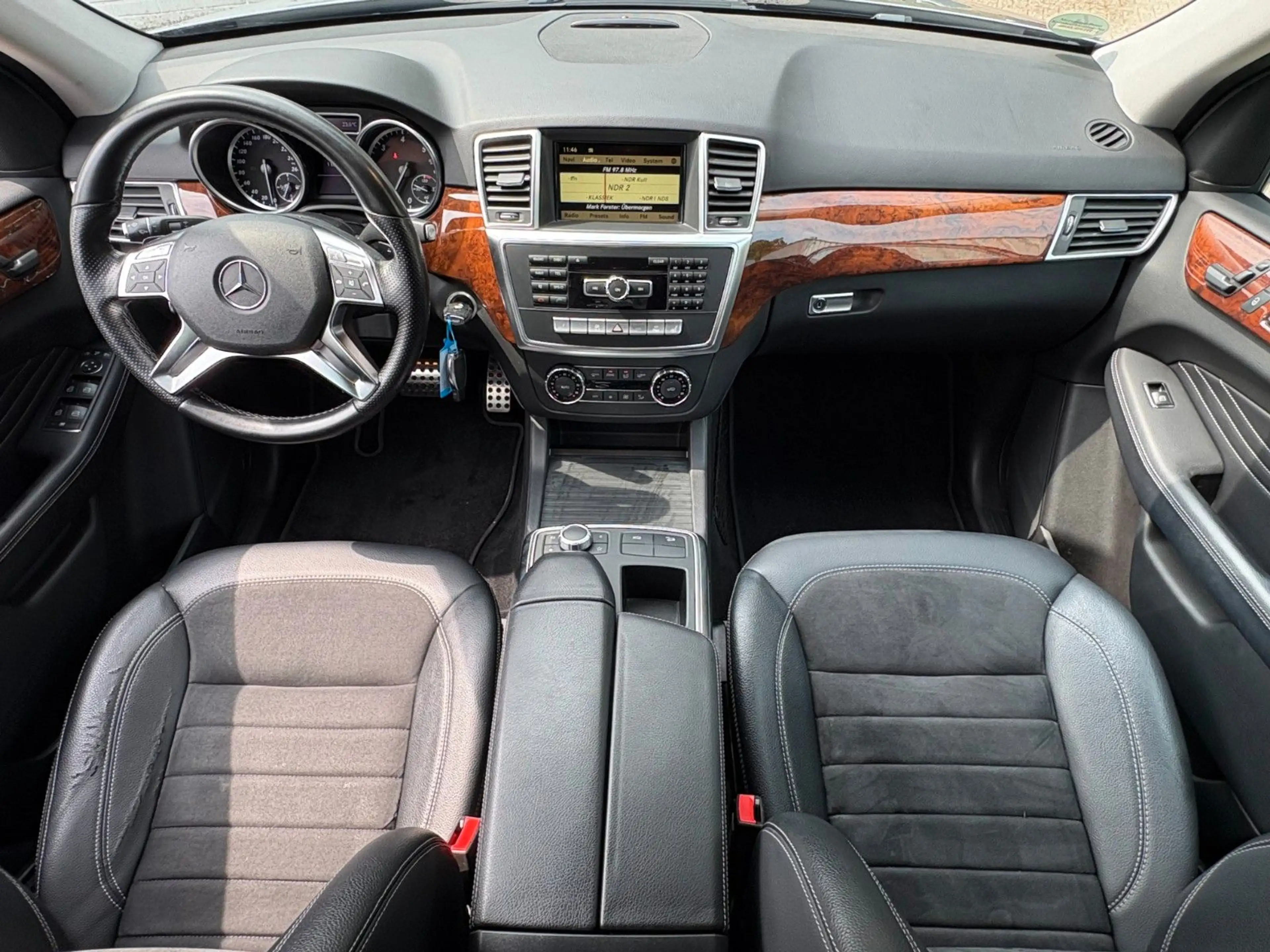 Mercedes-Benz ML 350 CDI BlueTec 4-Matic *MB-SCHECKHEFT* — photo 9
