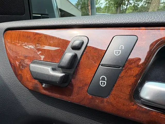 Mercedes-Benz M Class view 14