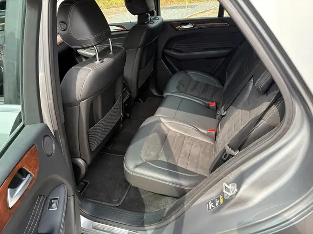 Mercedes-Benz M Class view 13