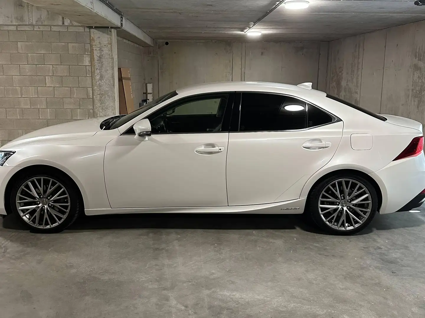 Lexus IS 300 IS 300h 2.5i Privilège Line E-CVT (EU6.2) Weiß - 2