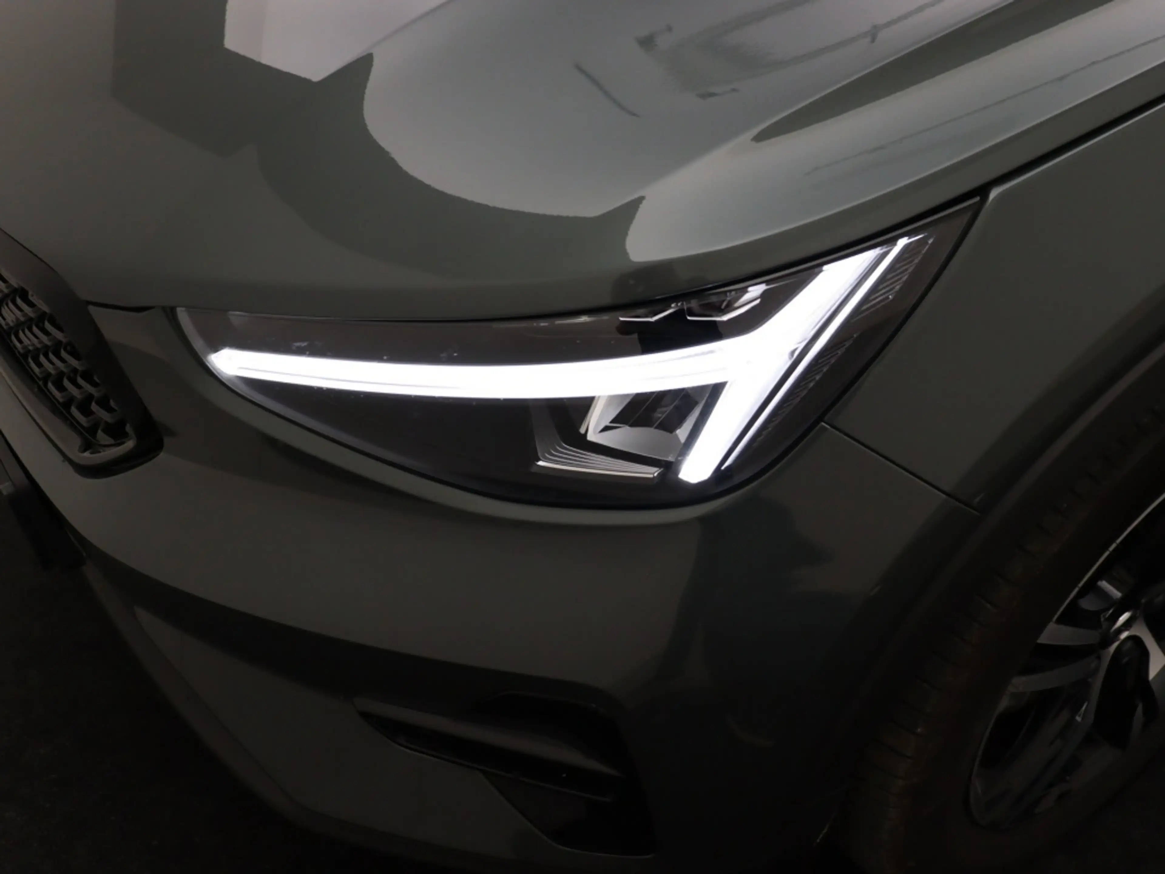 Volvo XC40 B4 AUT(7) PLUS DARK SCHUIFDAK HARMAN KARDON 360GR — photo 11