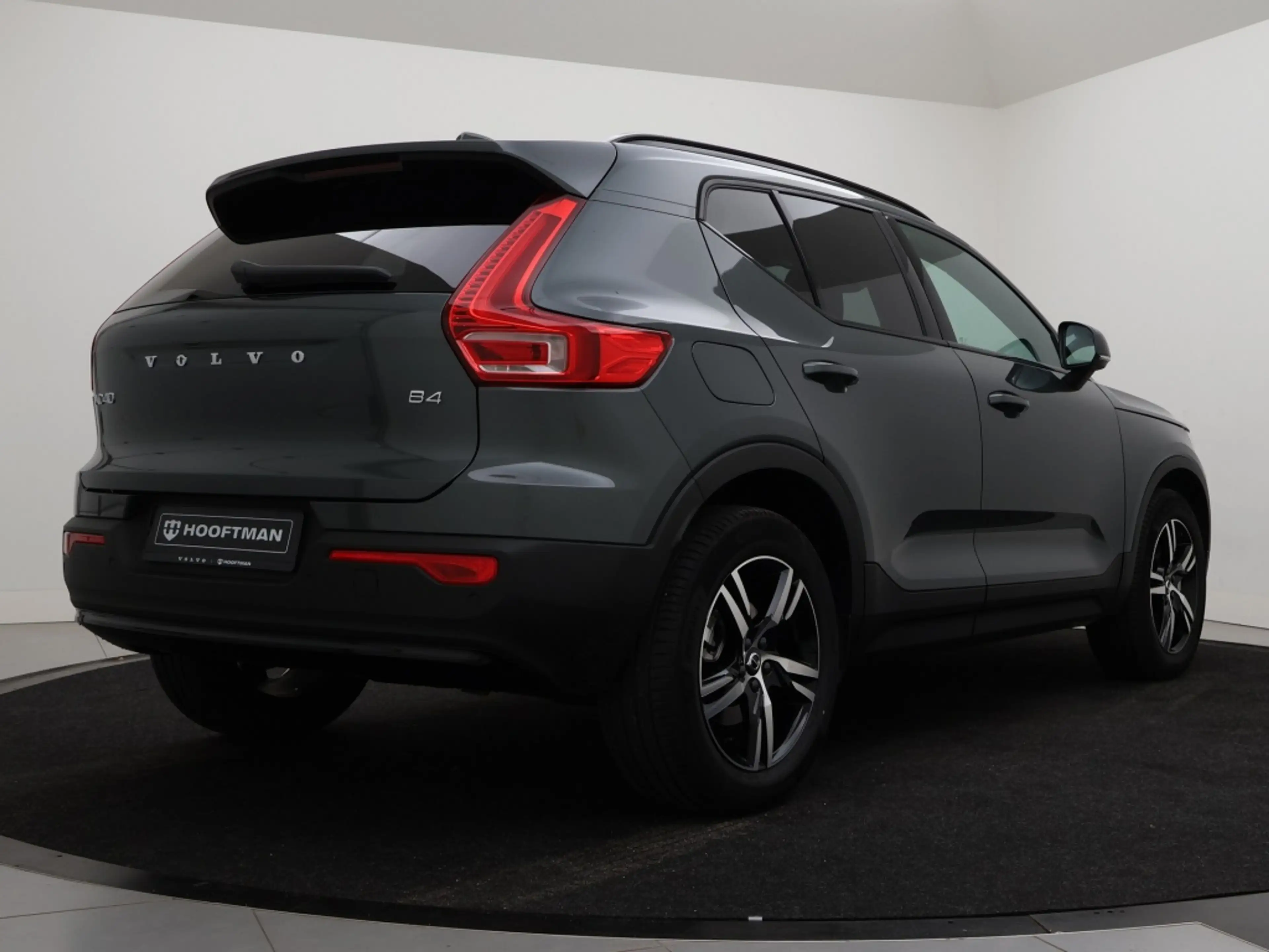 Volvo XC40 B4 AUT(7) PLUS DARK SCHUIFDAK HARMAN KARDON 360GR — photo 4