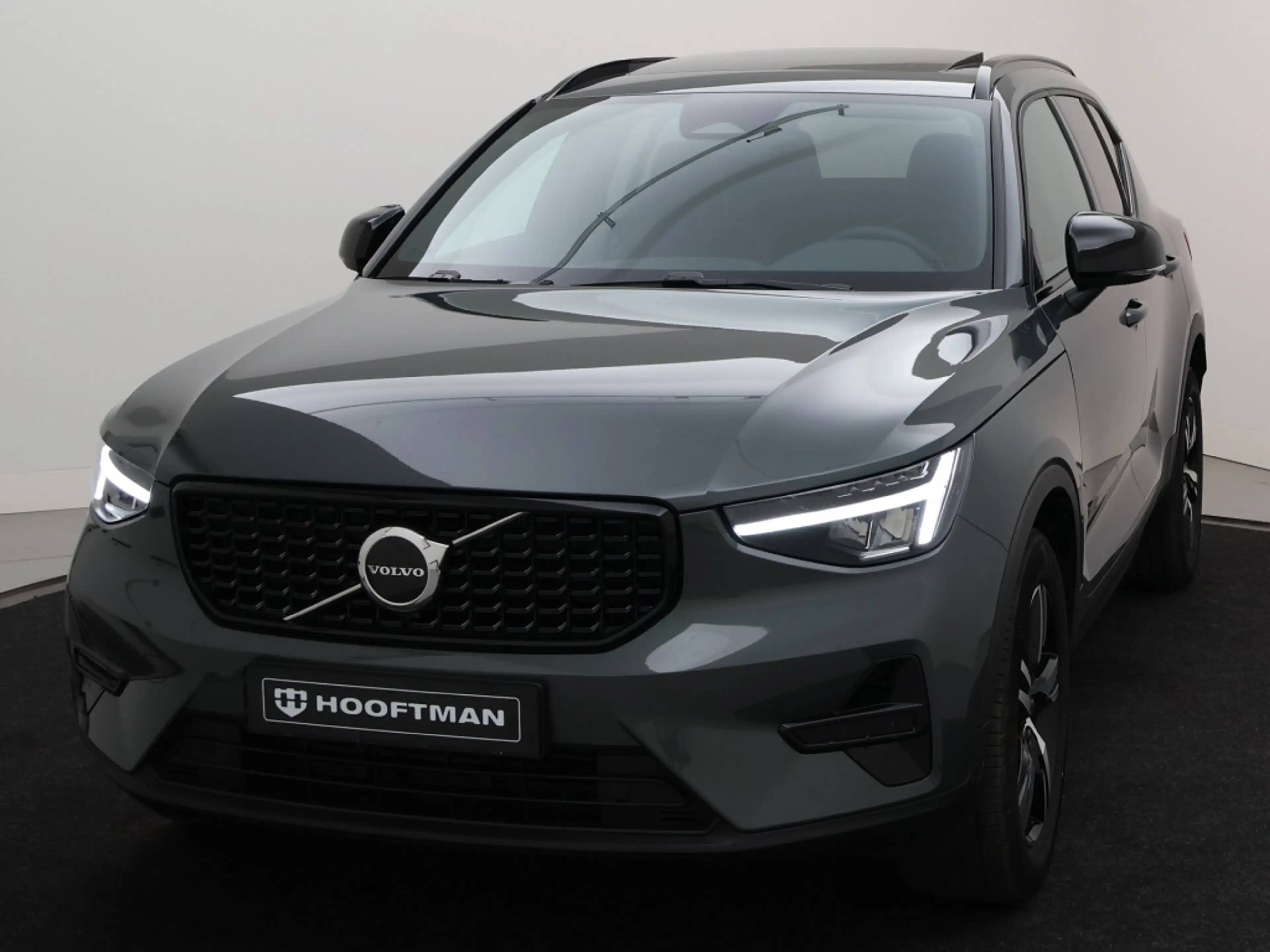 Volvo XC40 B4 AUT(7) PLUS DARK SCHUIFDAK HARMAN KARDON 360GR — photo 6