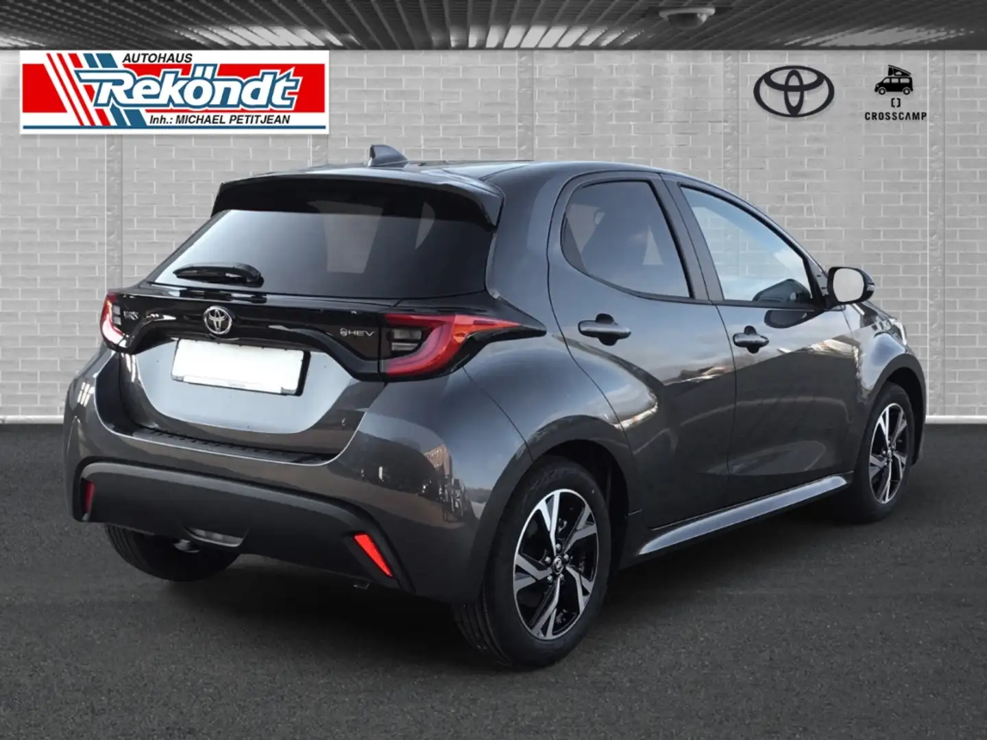 Toyota Yaris 1.5 Hybrid Team Deutschland ACC RFK SHZ LHZ KLIMA Šedá - 2
