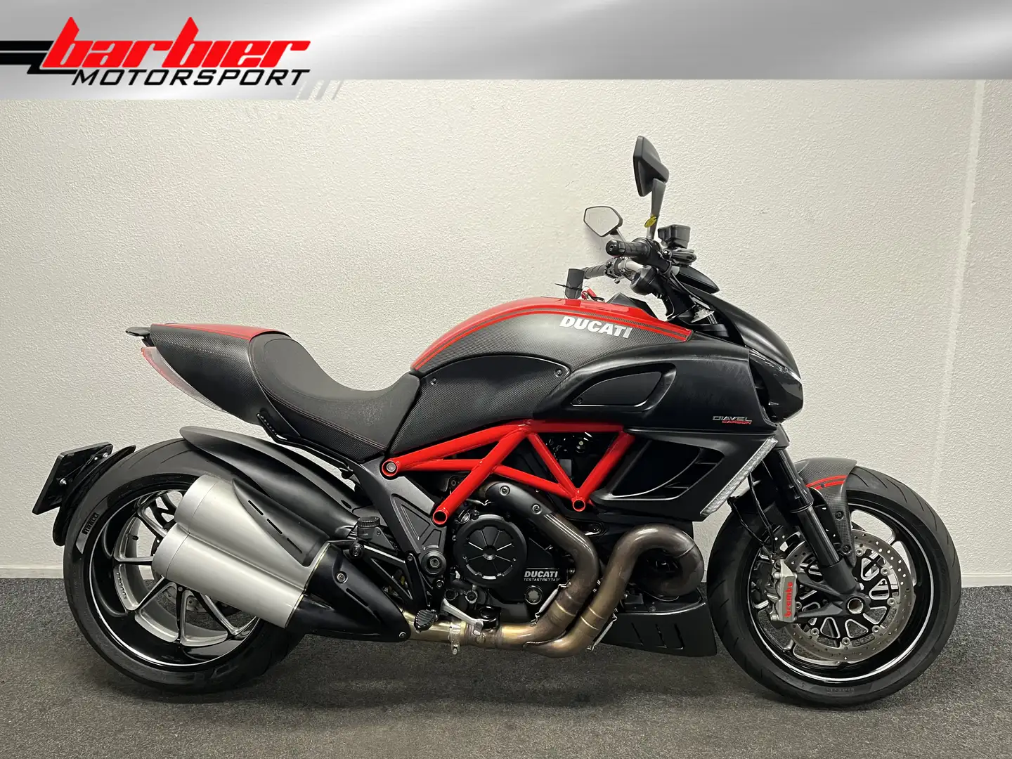 Ducati Diavel CARBON ABS Rood - 1