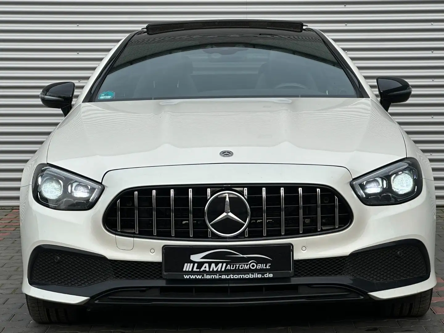 Mercedes-Benz E 220 E220d Coupe NIGHT MBUX MEMORY PANO AHK WIDE HUD Blanc - 2