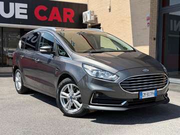 2.5 Full Hybrid 190 CV CVT 7p. Titanium Business