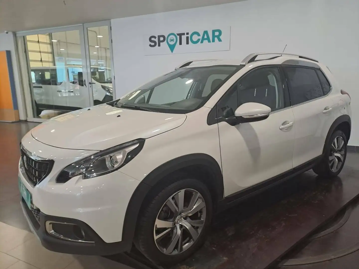 Peugeot 2008 1.2 PureTech S&S Allure 130 Wit - 1