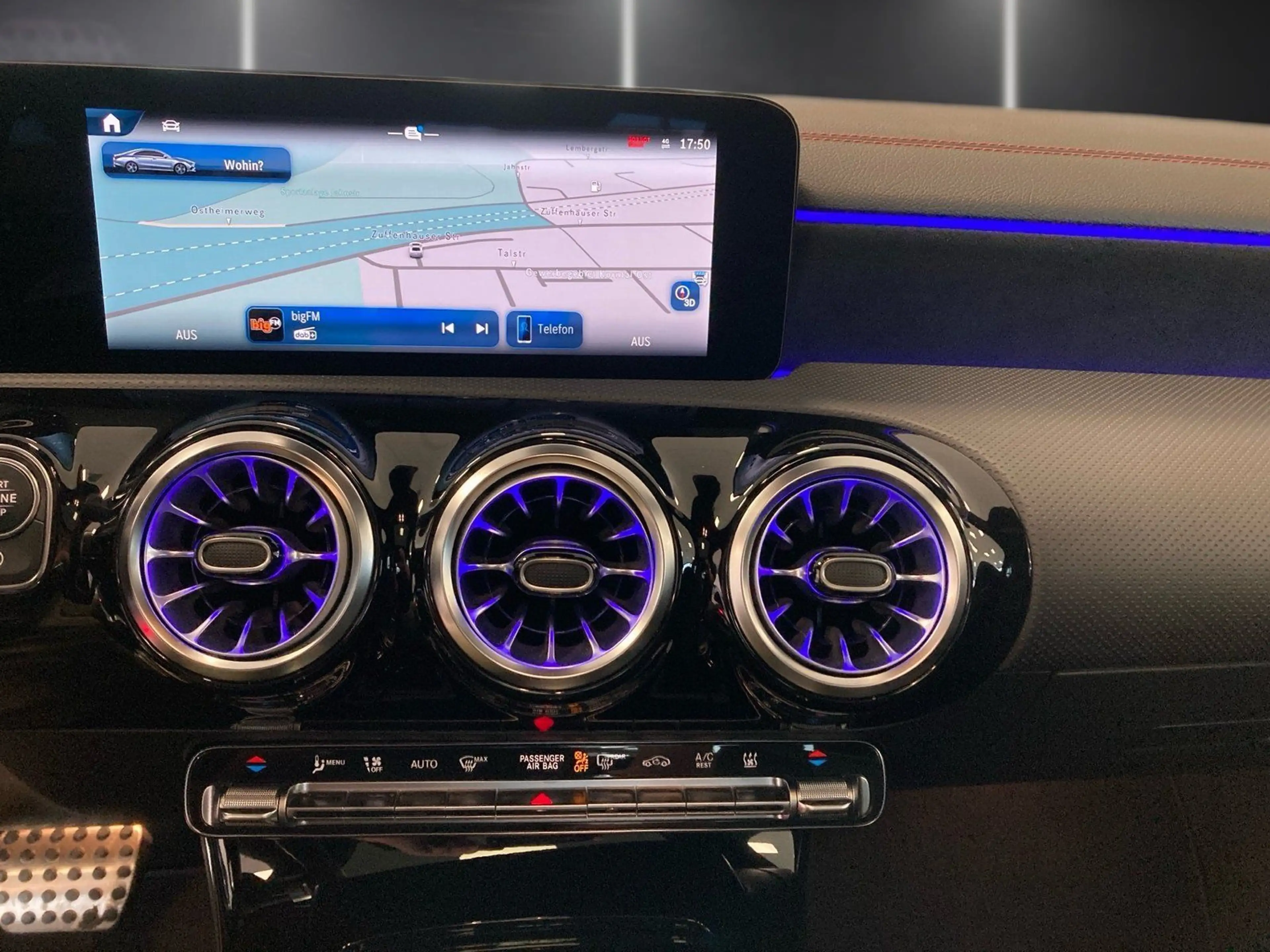 Mercedes-Benz CLA 180 AMG Plus*Pano*HUD*360°*MBeam*AHK*Totwink — photo 9